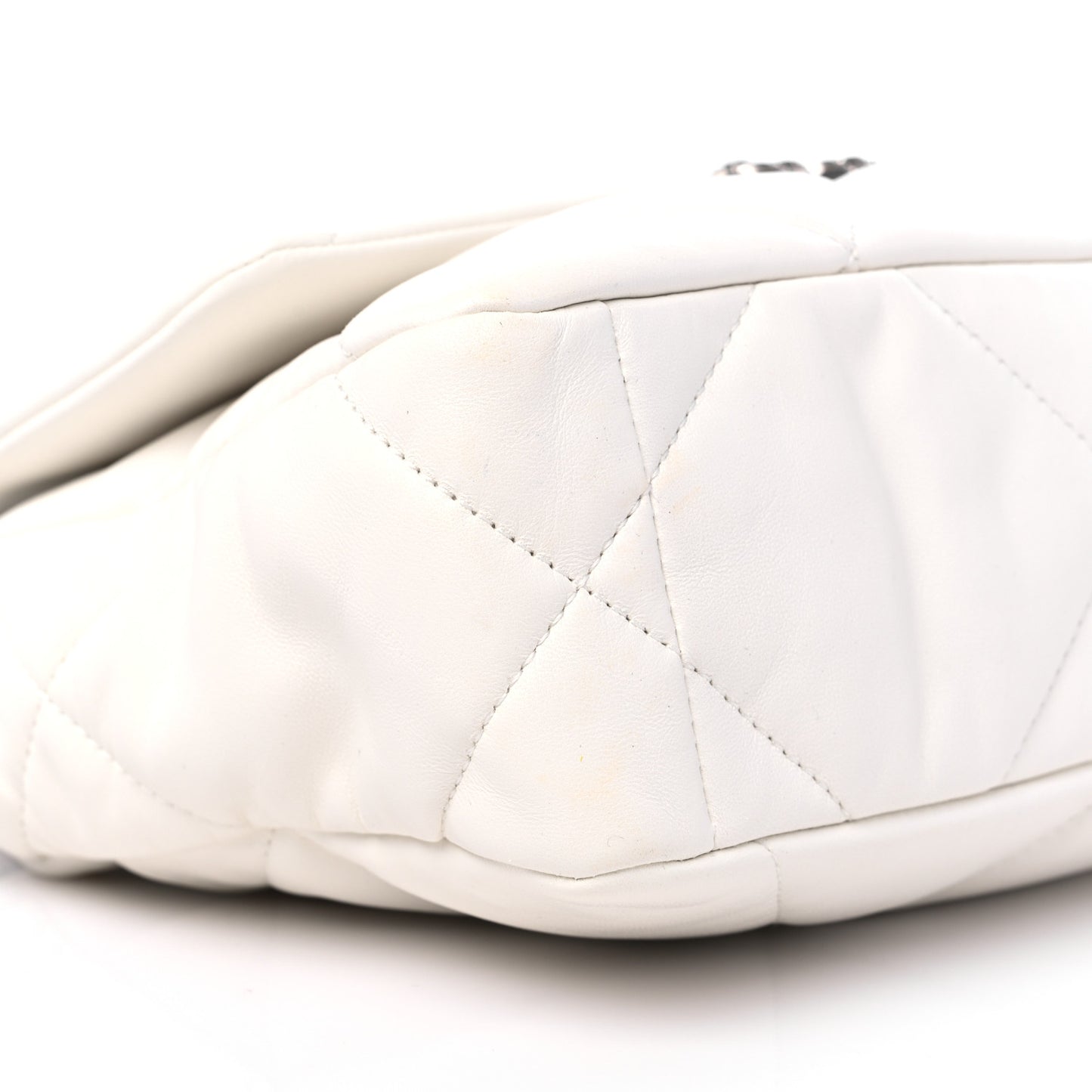 Lambskin Quilted Medium Chanel 19 Flap White