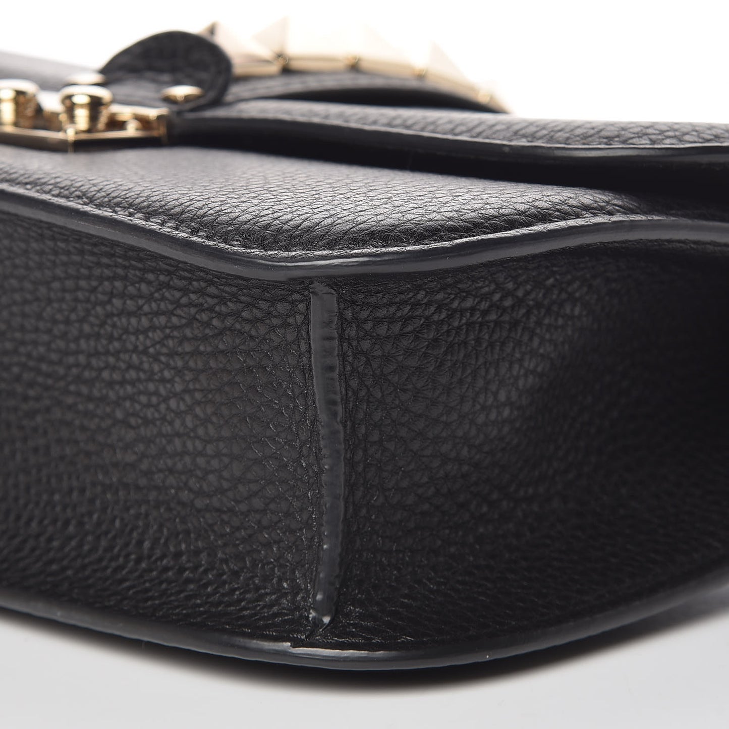 Pebbled Calfskin Medium Glam Lock Rockstud Flap Black