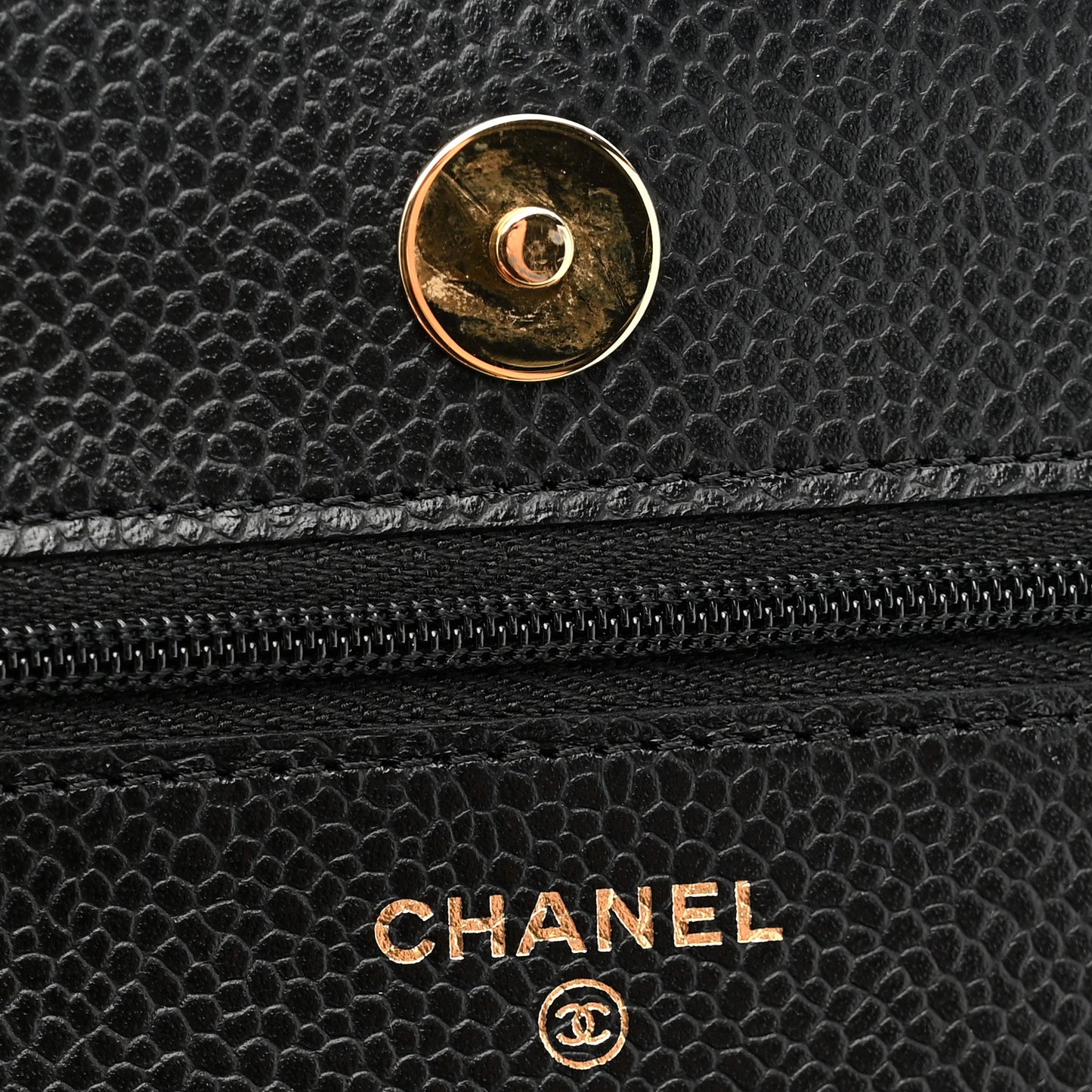 Caviar Quilted Wallet on Chain WOC Black