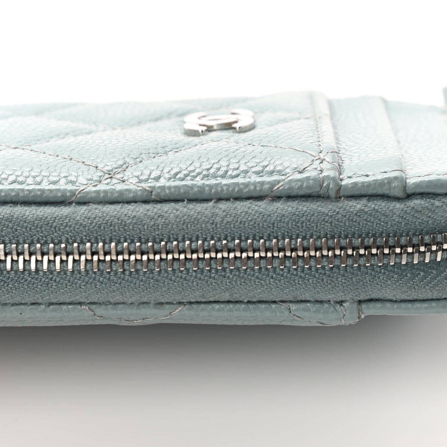Caviar Quilted Zip Card Holder Light Blue
