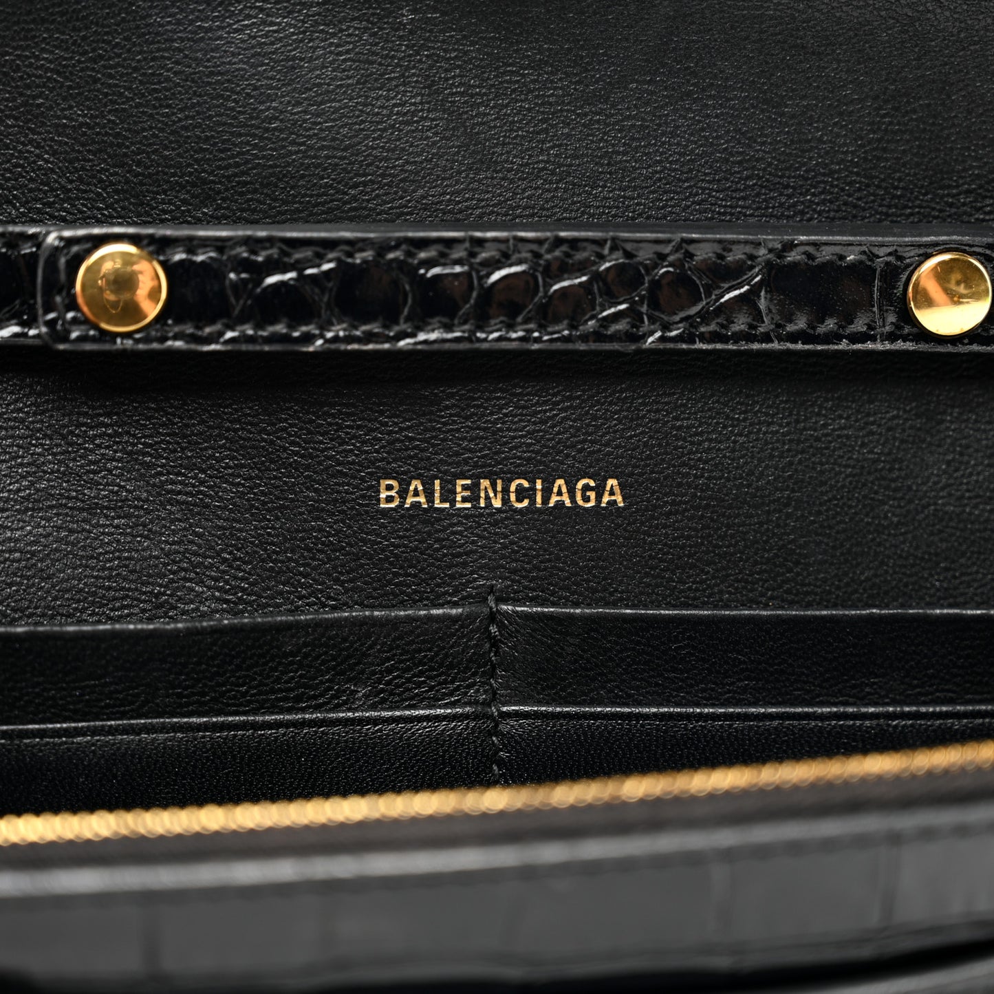 Shiny Calfskin Crocodile Embossed Hourglass Chain Bag Black