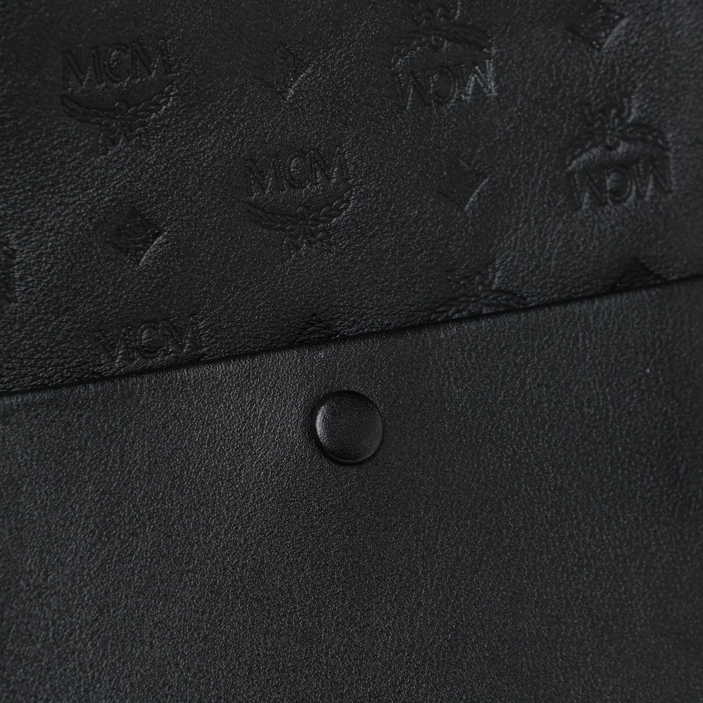Calfskin Ottomar Medium Klara Hobo Black