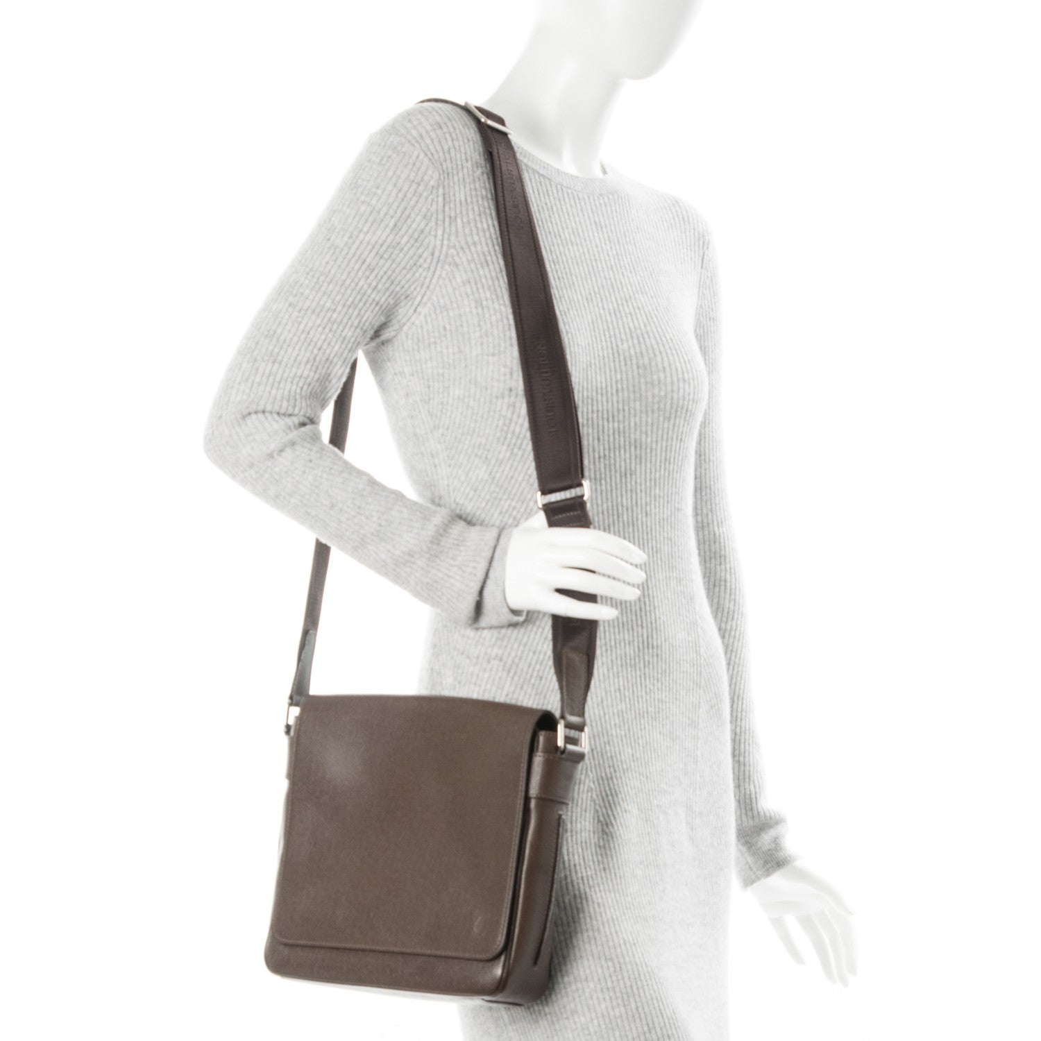 Louis Vuitton Taiga Roman PM Messenger Grizzli 2 of 7