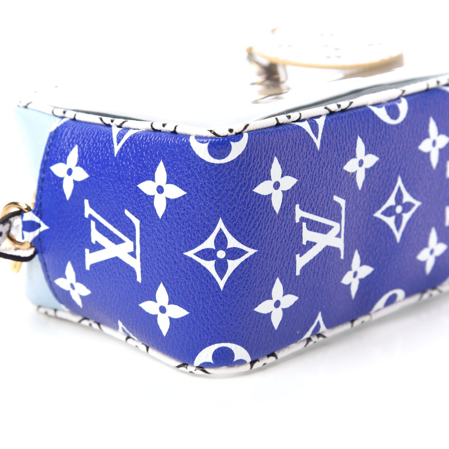 Louis Vuitton Monogram Giant Hawaii Beach Pouch Blue 6 of 10