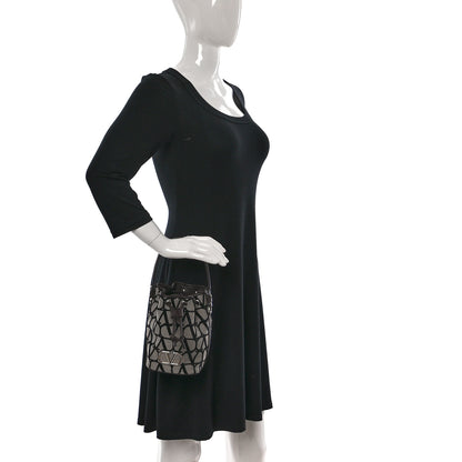 Valentino Garavani Toile Iconographe Nappa Mini Vlogo Signature Bucket Bag Naturale Black Fondant 2 of 8