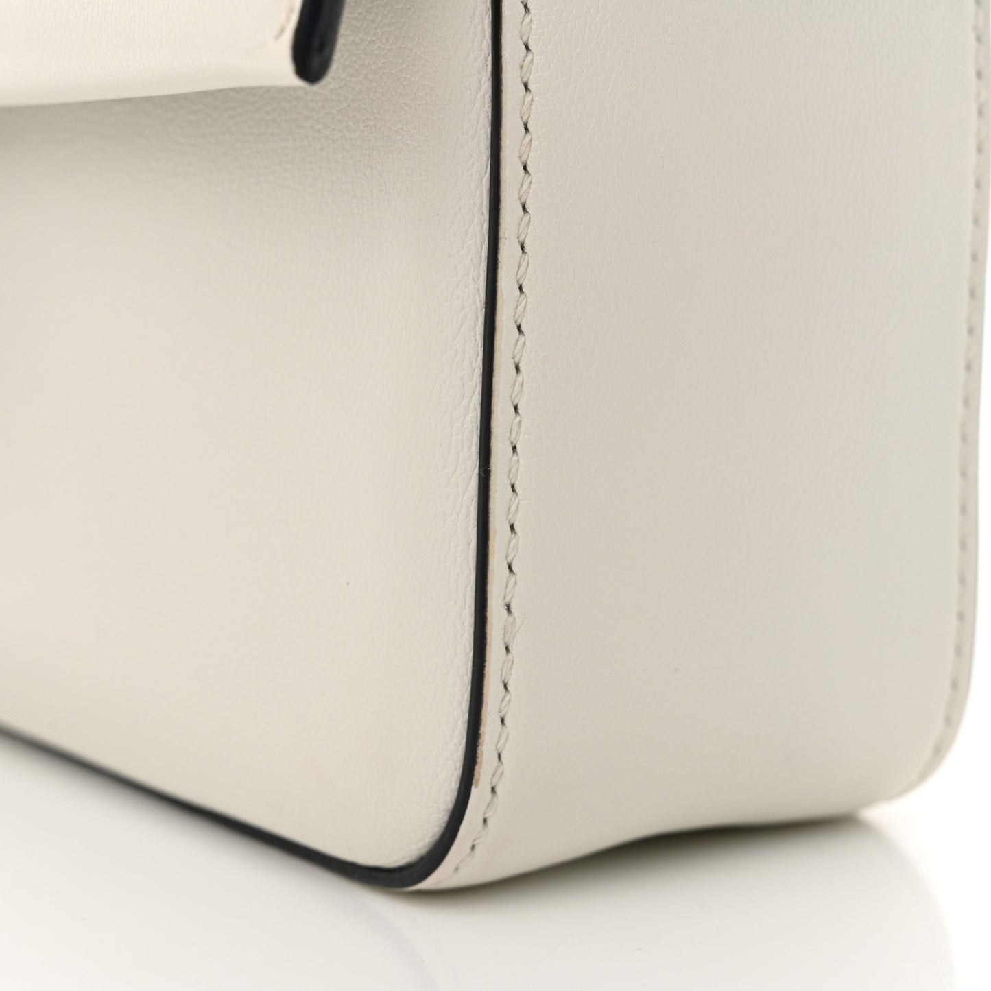 X MARC JACOBS Nappa Logo Medium Baguette White