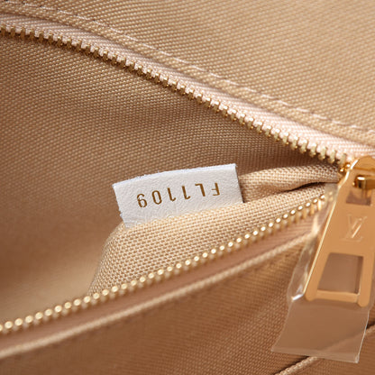 Louis Vuitton Monogram Giant Onthego GM Kaki Beige 7 of 9