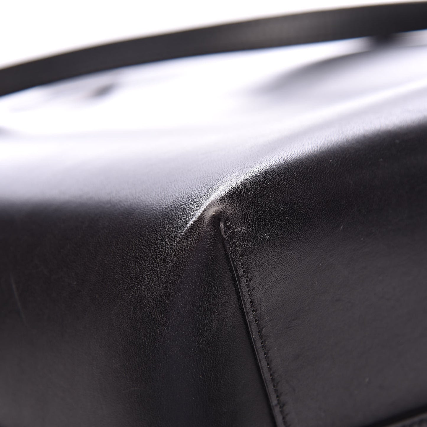 Vegetable Tanned Calfskin Bucket Bag Black Flamma