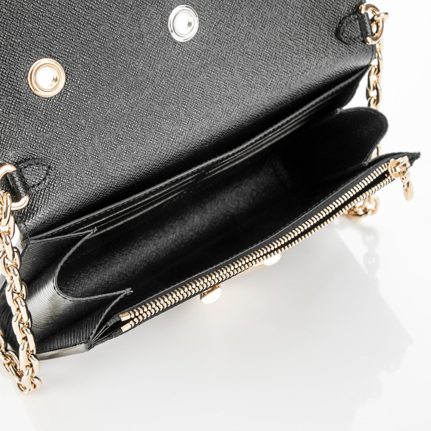 Epi Twist Chain Wallet Black