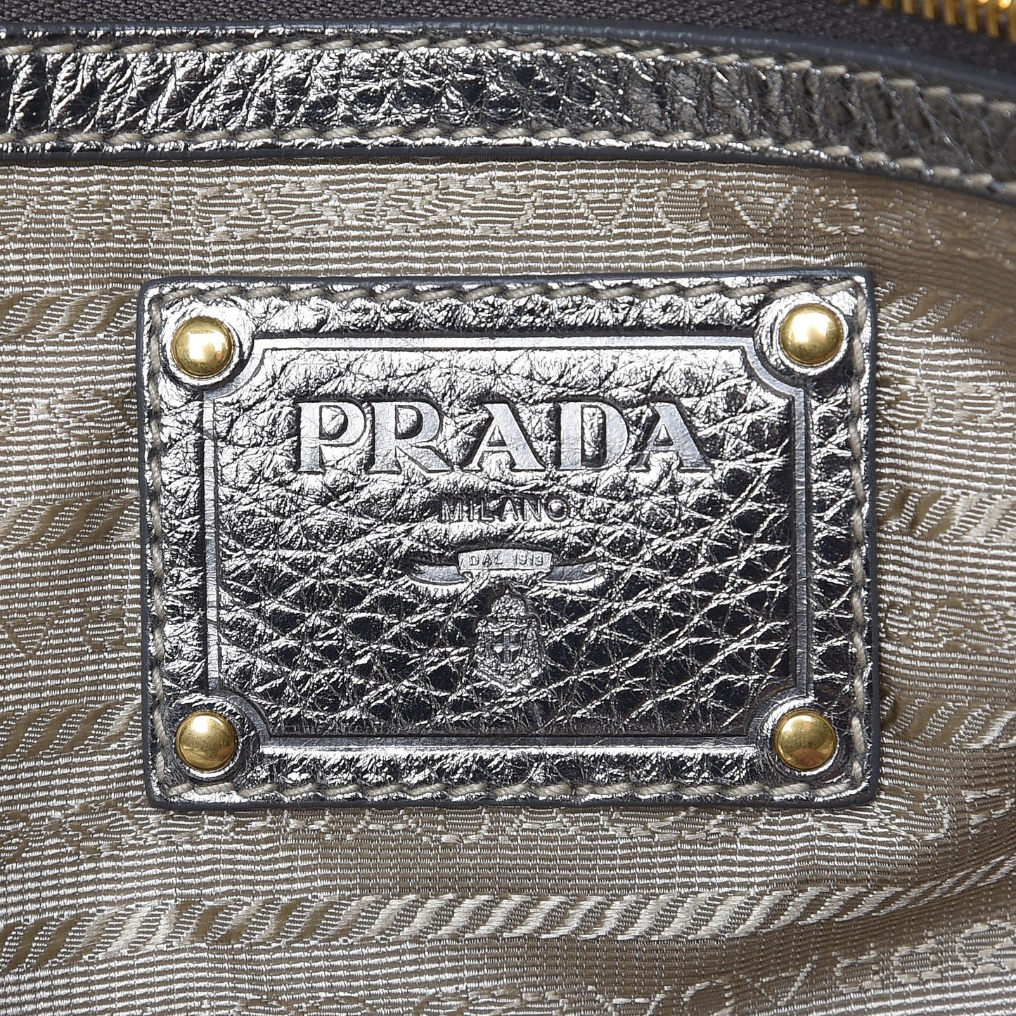 Metallic Vitello Daino Shopping Tote Acciaio