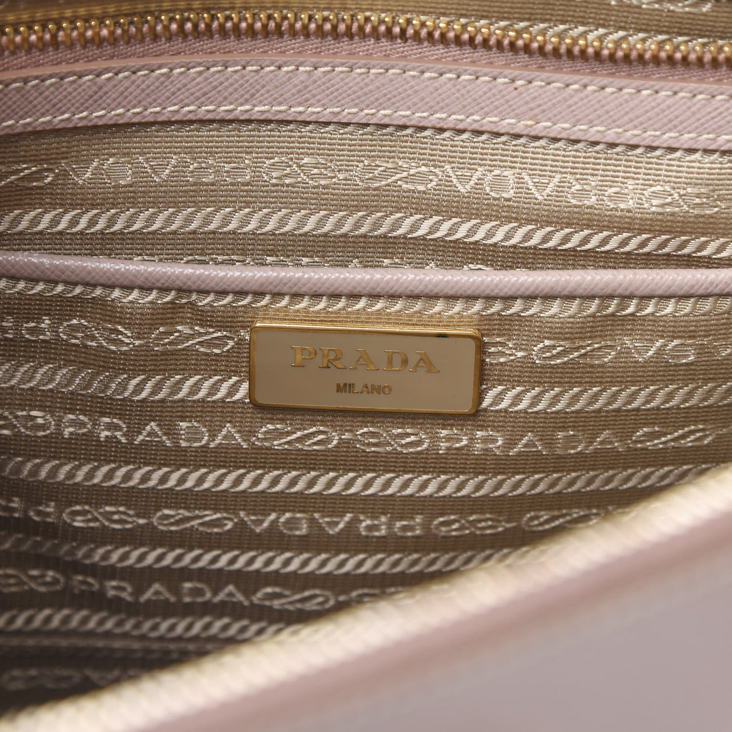 Saffiano Medium Galleria Double Zip Tote Cammeo