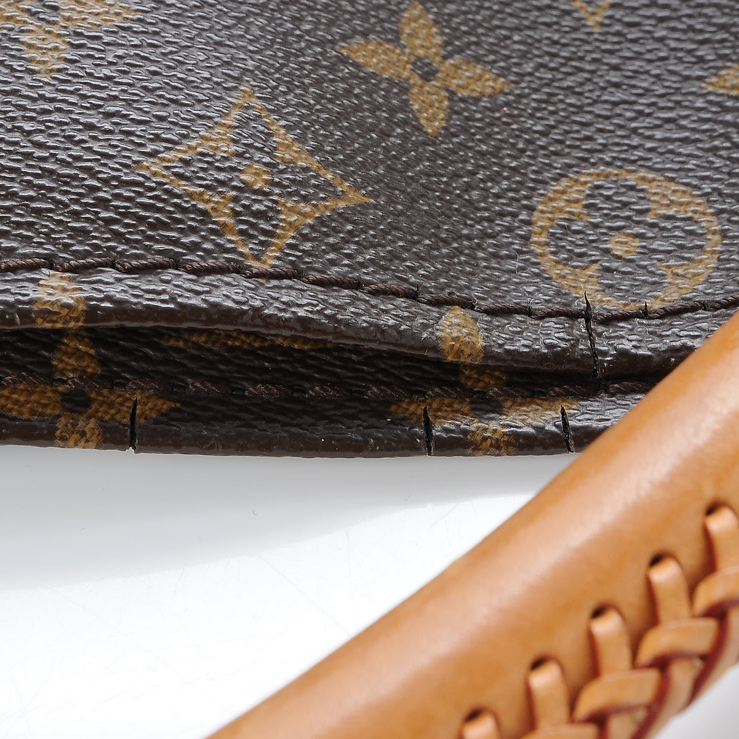 Louis Vuitton Monogram Artsy MM 9 of 15
