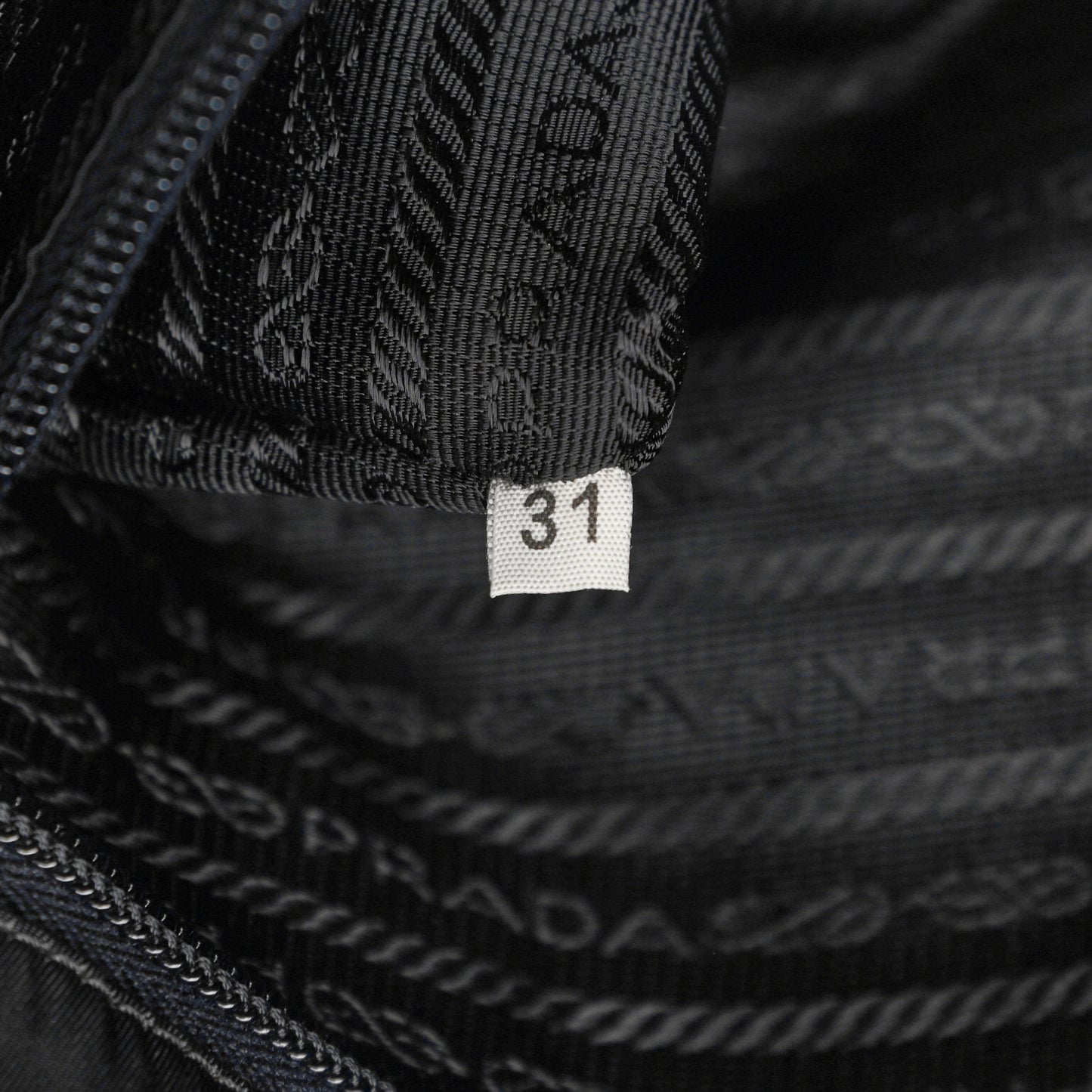 Nylon Tessuto Acciaio Chain Shoulder Bag Black