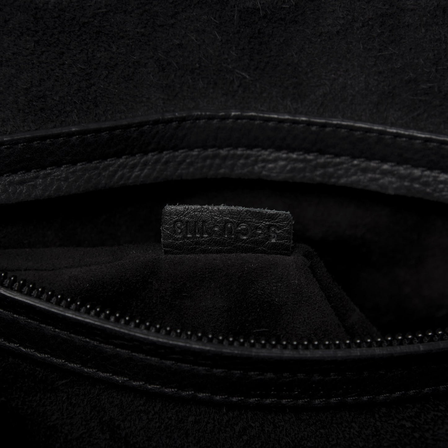 Supple Calfskin Large Phantom Luggage Black