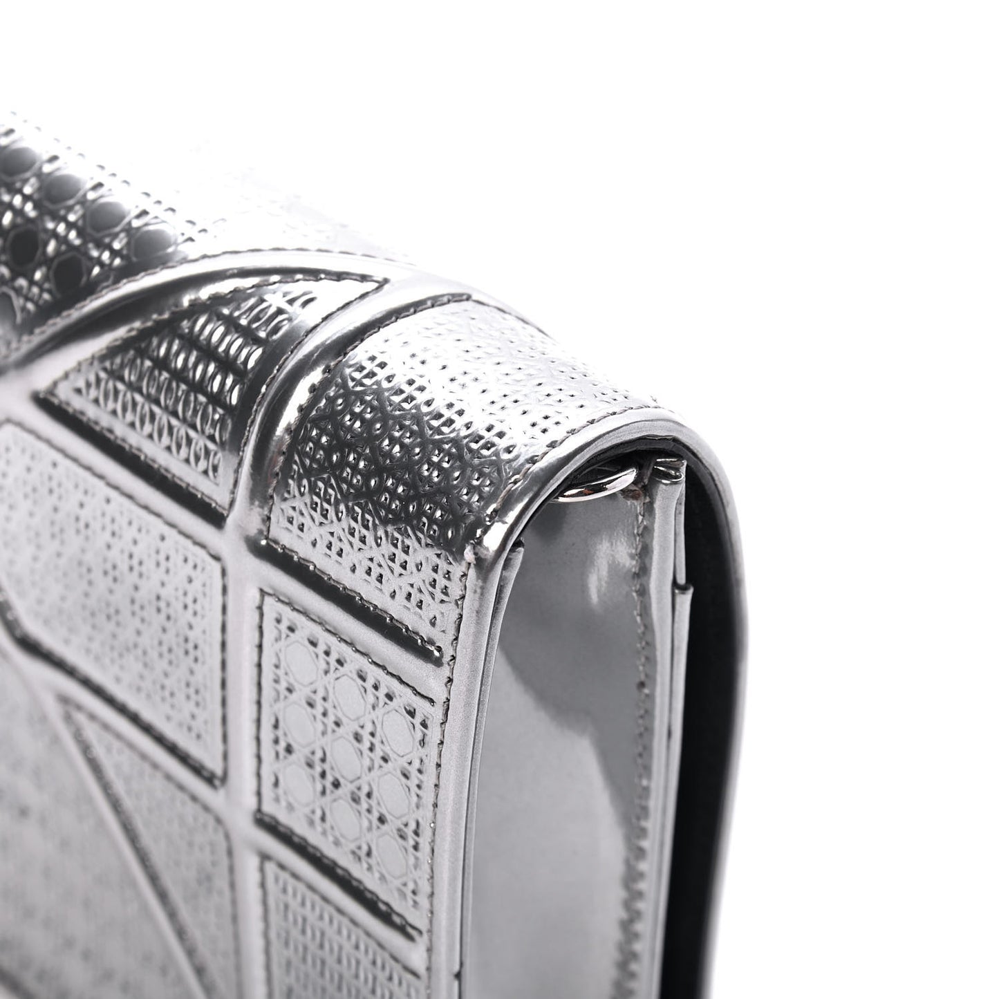 Metallic Patent Micro-Cannage Diorama Wallet on Chain Pouch Argent