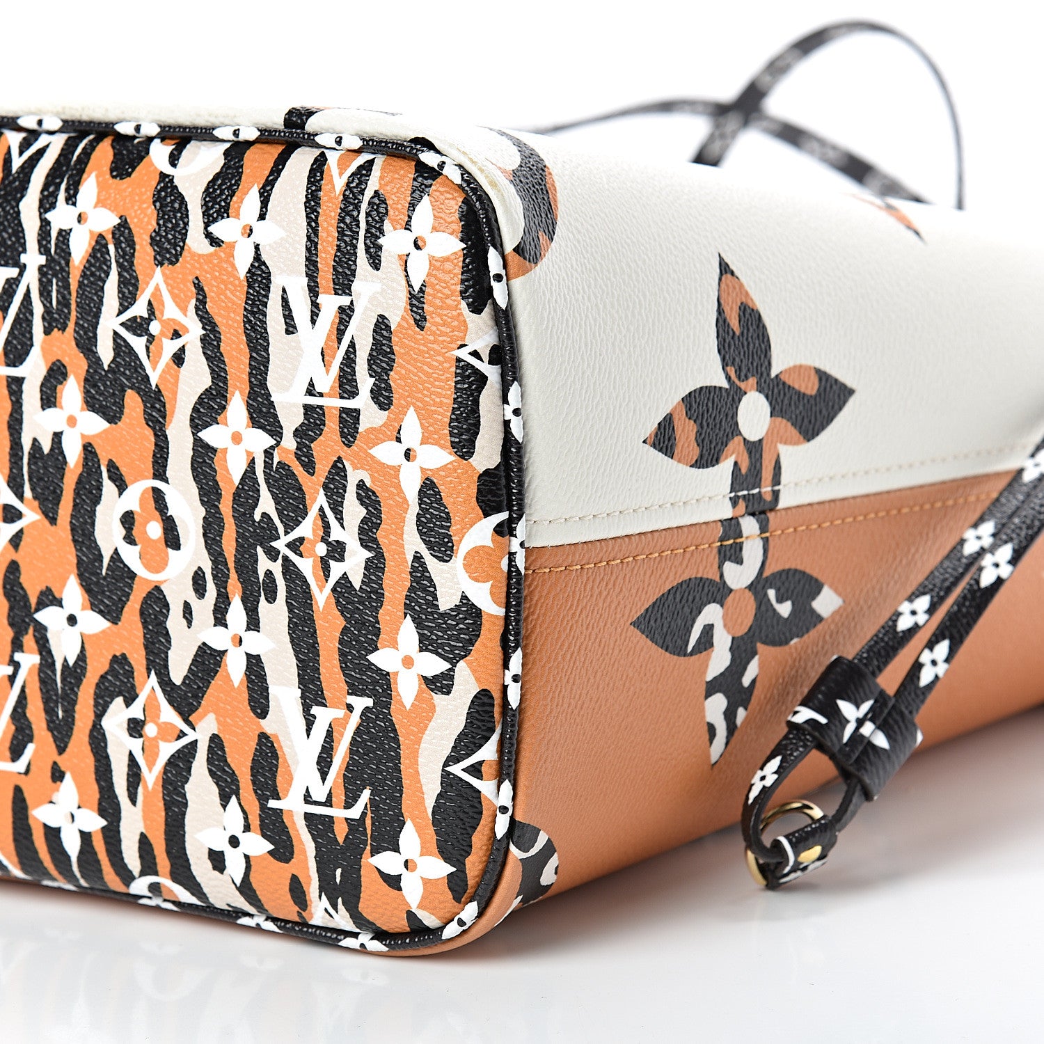 Louis Vuitton Monogram Giant Jungle Neverfull MM Ivory 9 of 10
