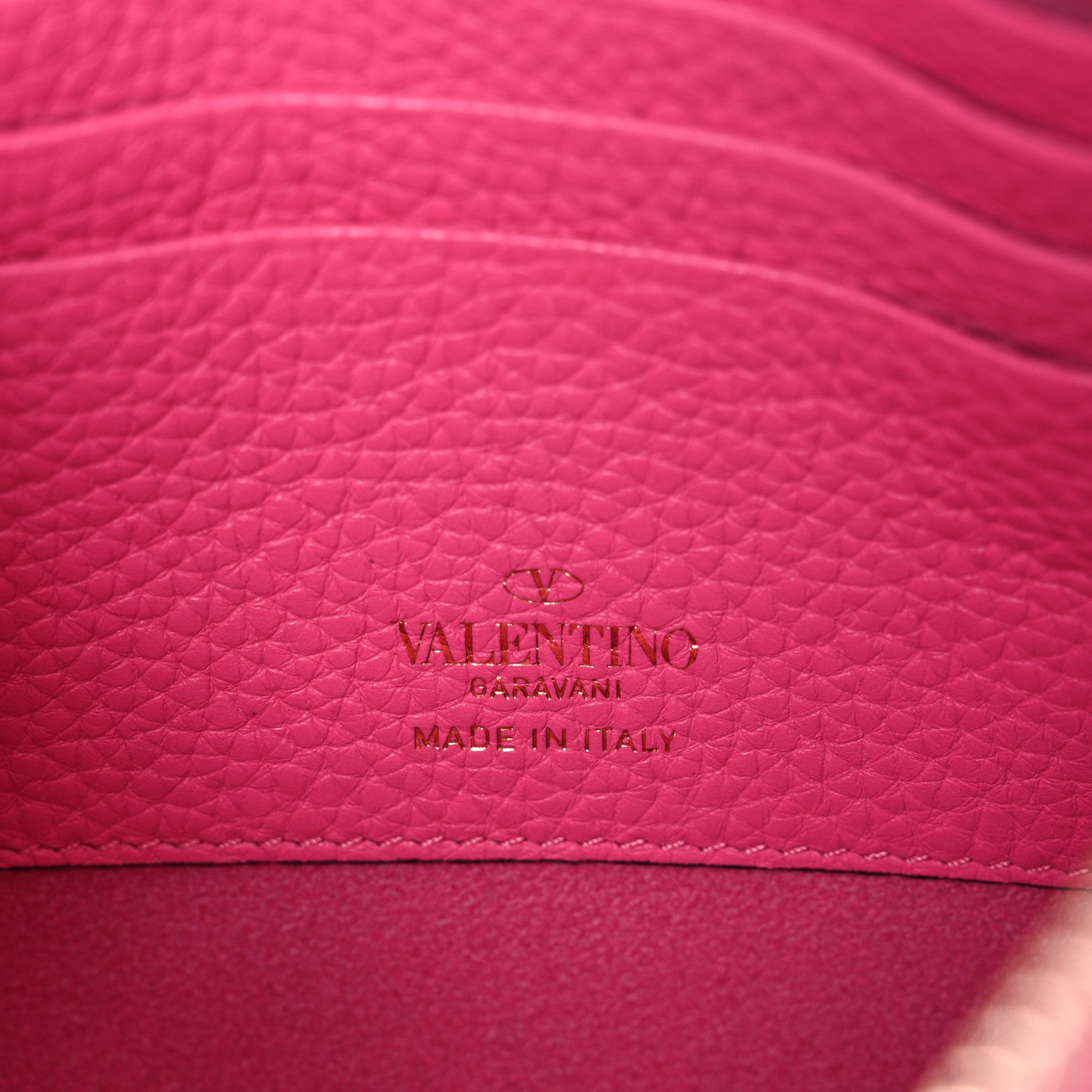 Valentino Garavani Pebbled Calfskin Medium Rockstud Flat Pouch Pink 6 of 9