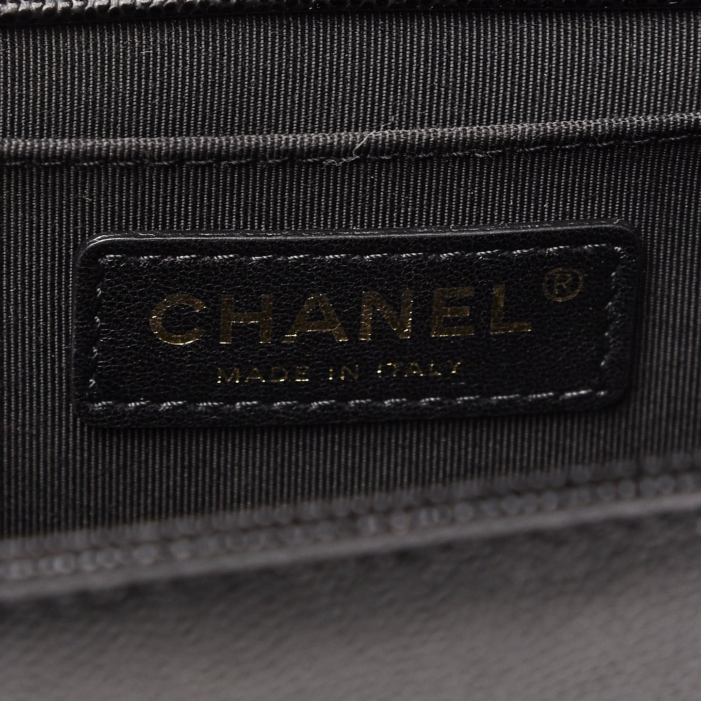 Caviar Quilted Medium Boy Flap Black