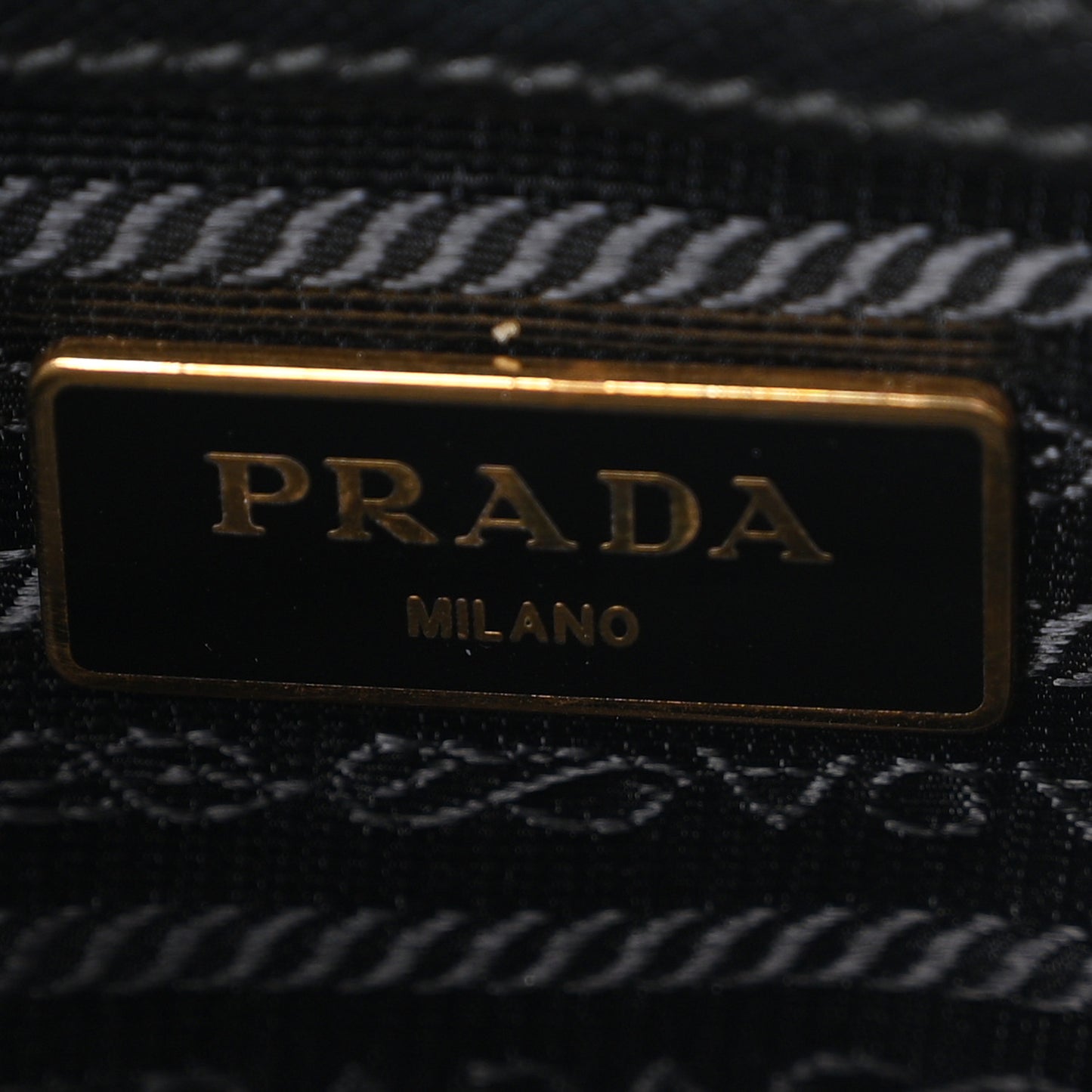 Saffiano Lux Medium Tote Black