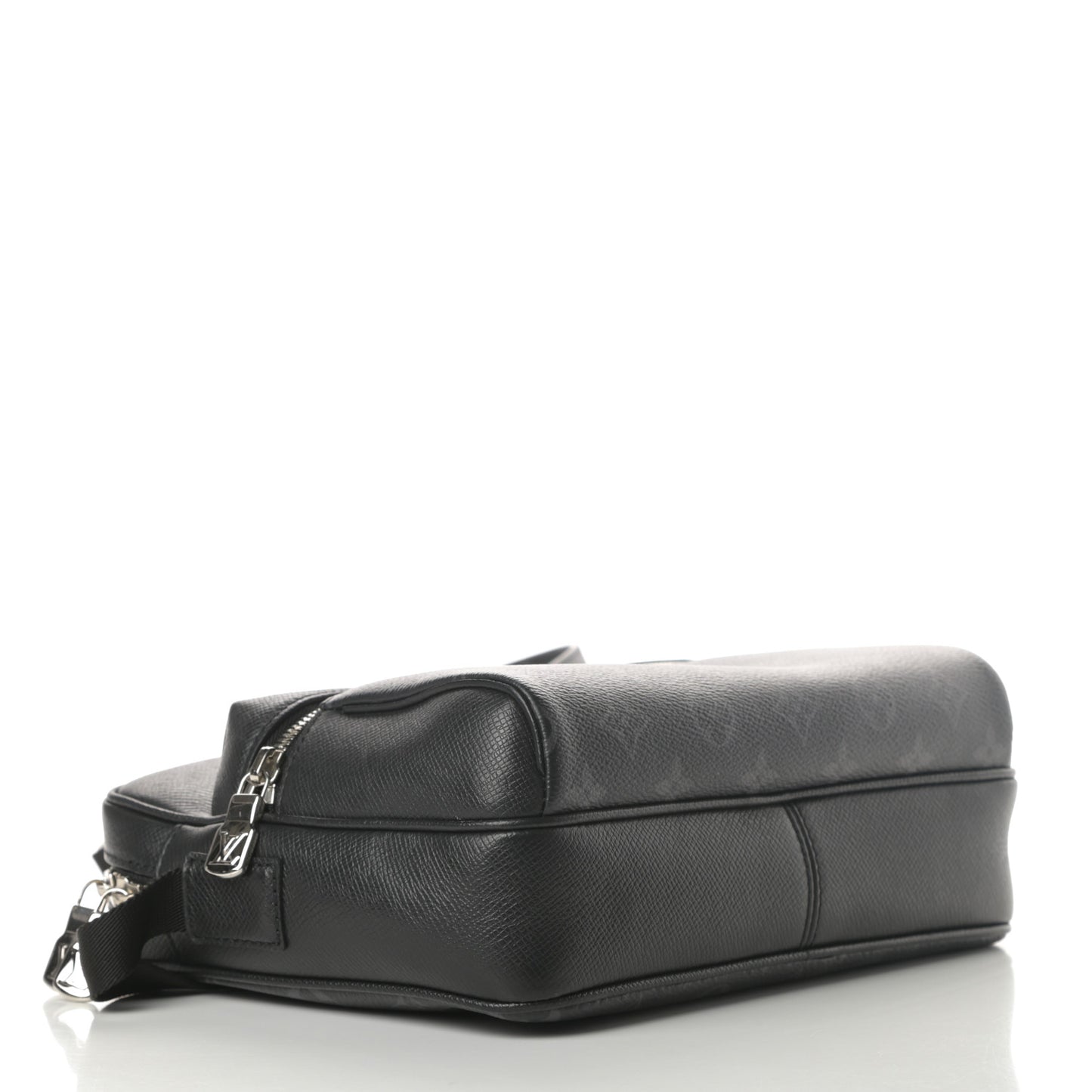 Taiga Monogram Eclipse Outdoor Messenger Black