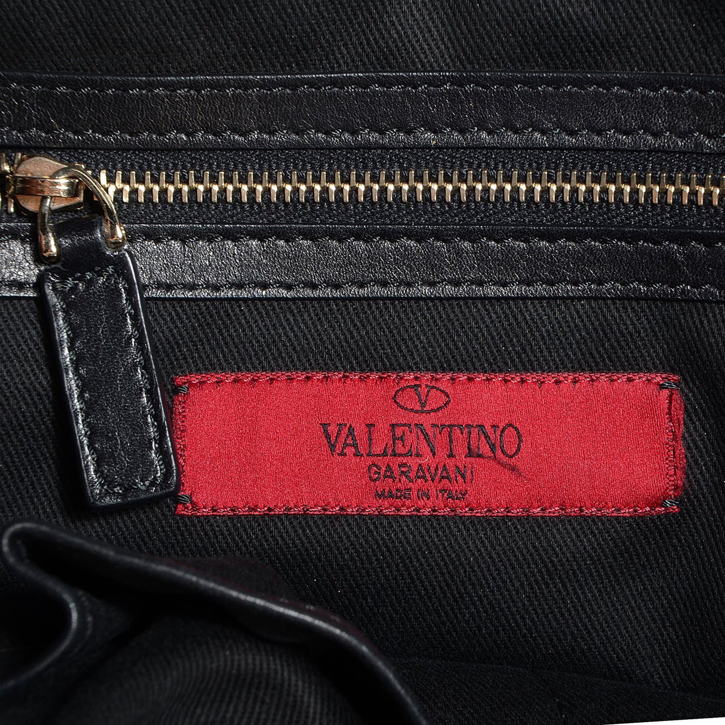 Vitello Rockstud Dome Satchel Black