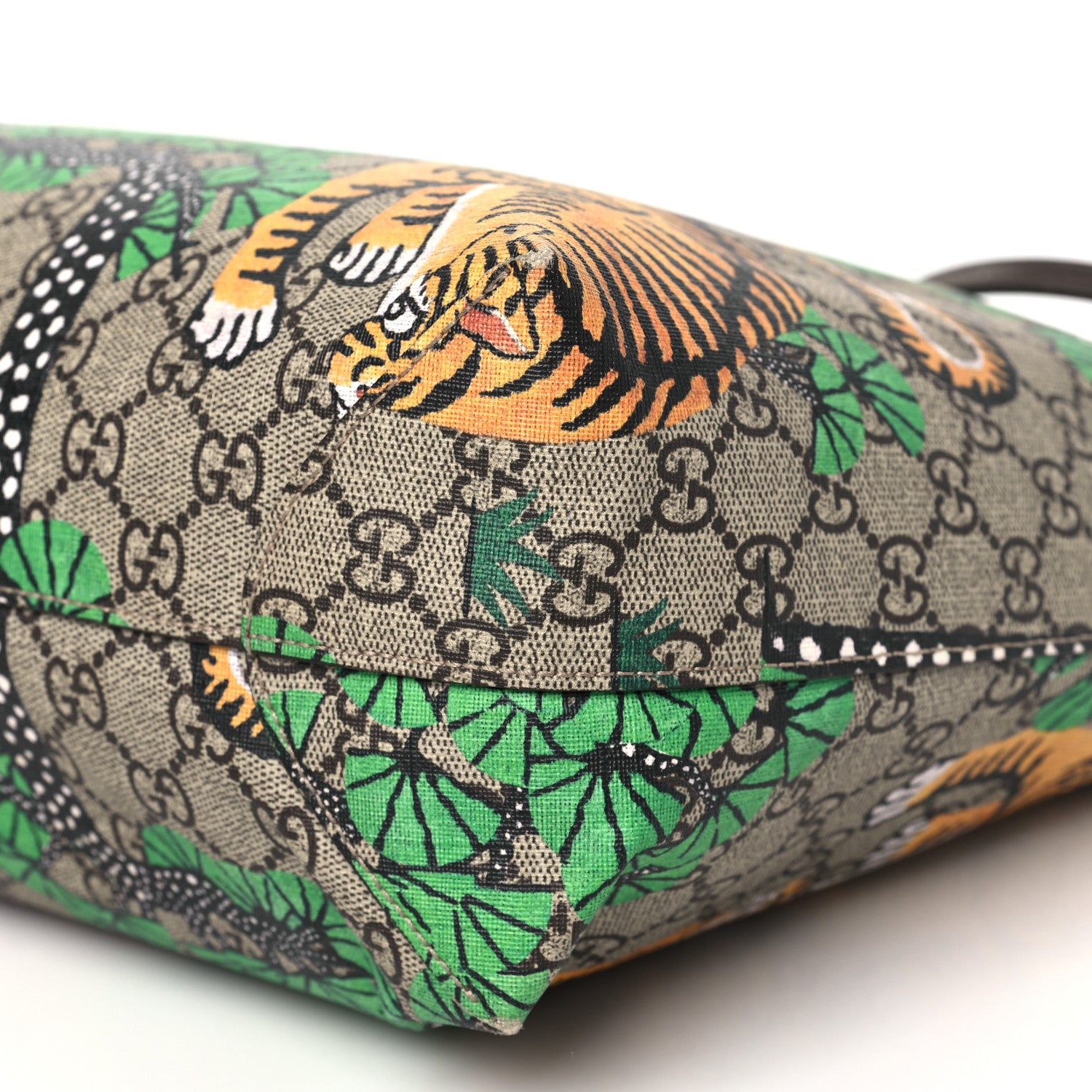 Gucci GG Supreme Monogram Bengal Medium Shopping Tote Beige Yard 10 of 11
