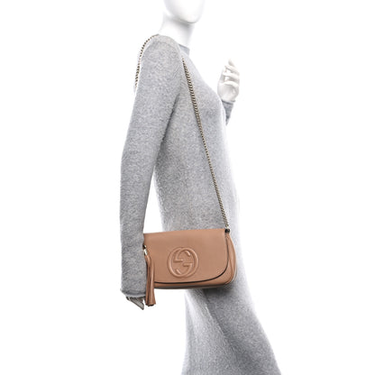 Gucci Pebbled Calfskin Medium Soho Flap Crossbody Camelia 2 of 11