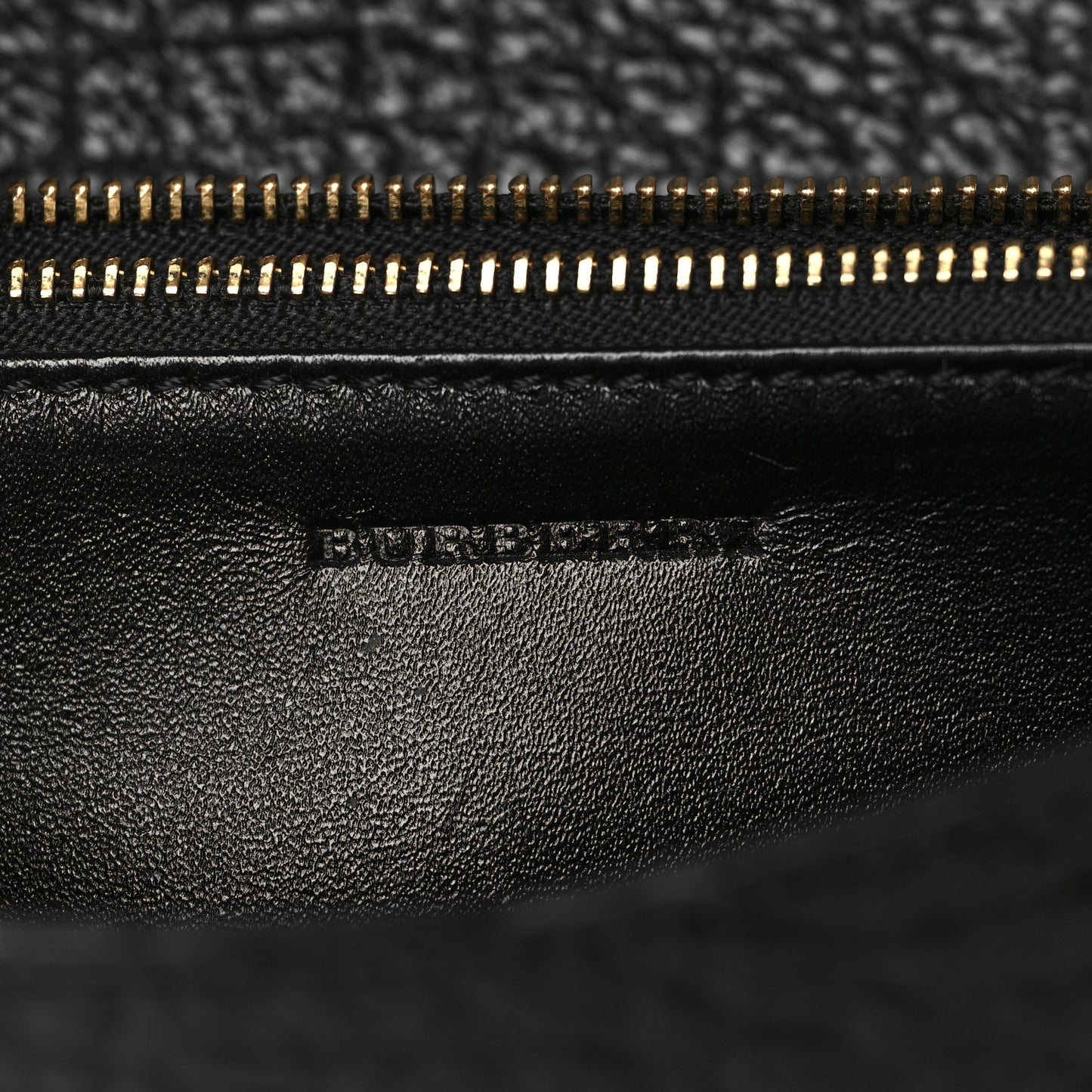 Signature Grain Small Madison Chain Clutch Black