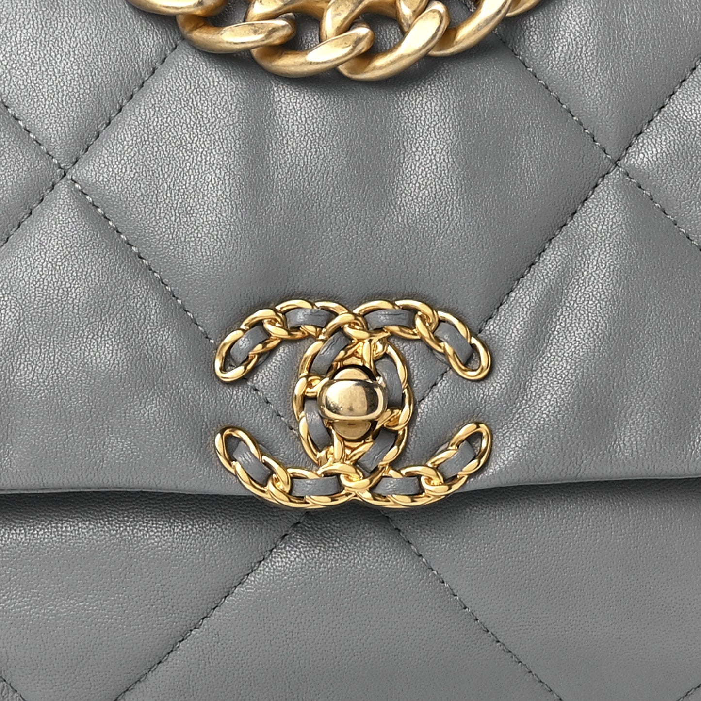 Goatskin Quilted Medium Chanel 19 Flap Grey