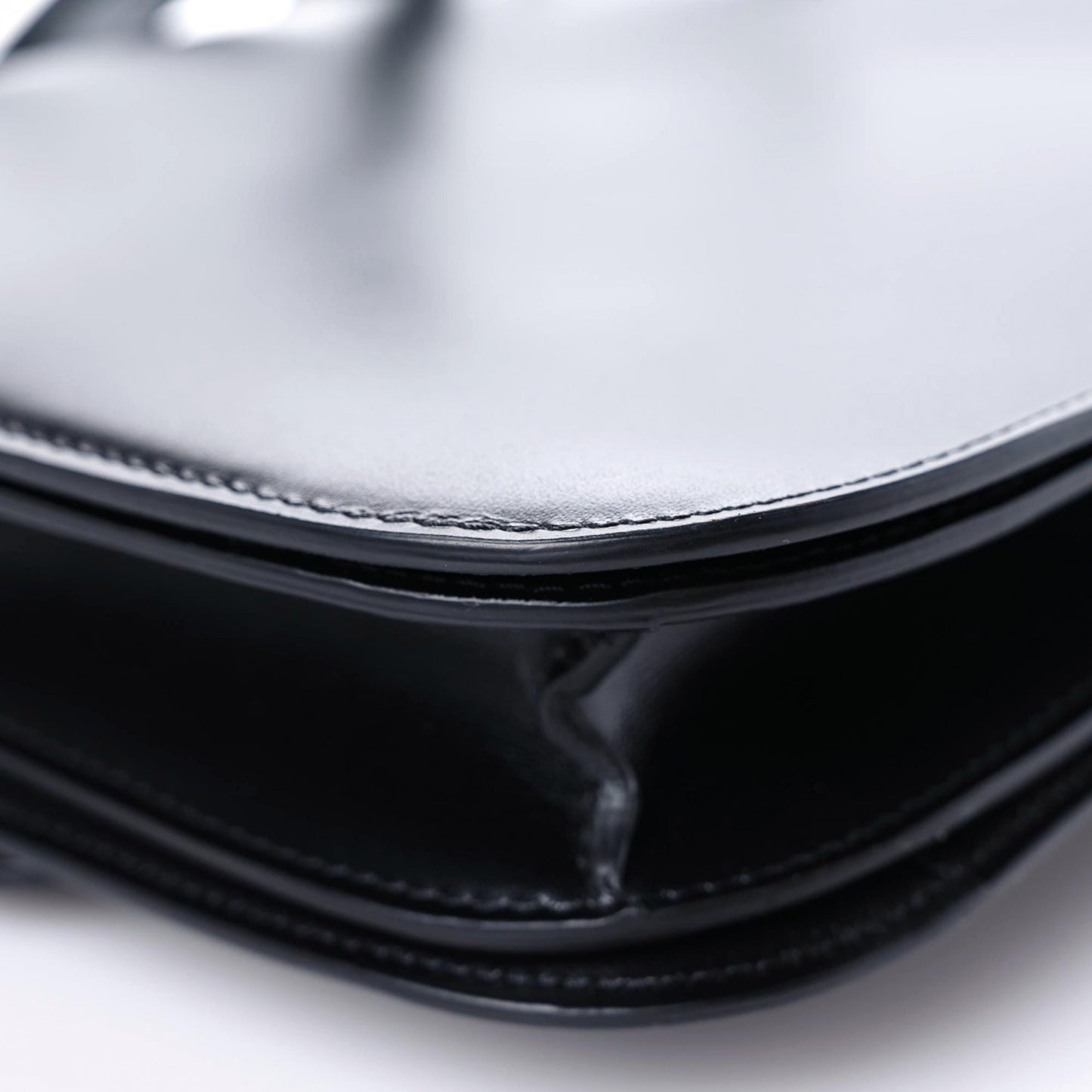 Box Calfskin Medium Classic Box Flap Bag Black