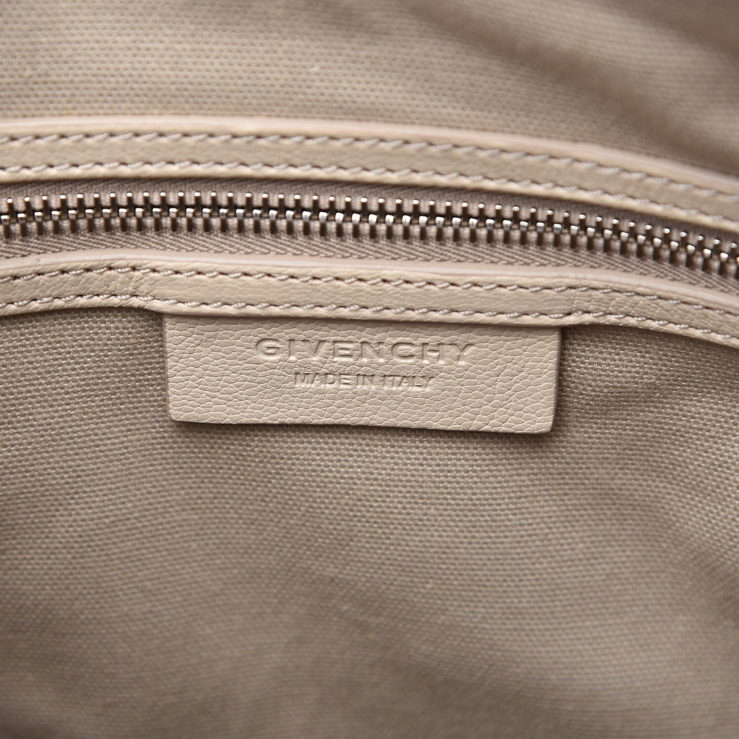 Sugar Goatskin Medium Antigona Skin