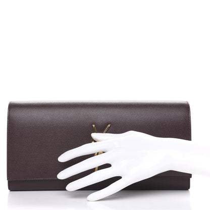 Saint Laurent Grain De Poudre Classic Monogram Cassandre Clutch Amaranto 2 of 9