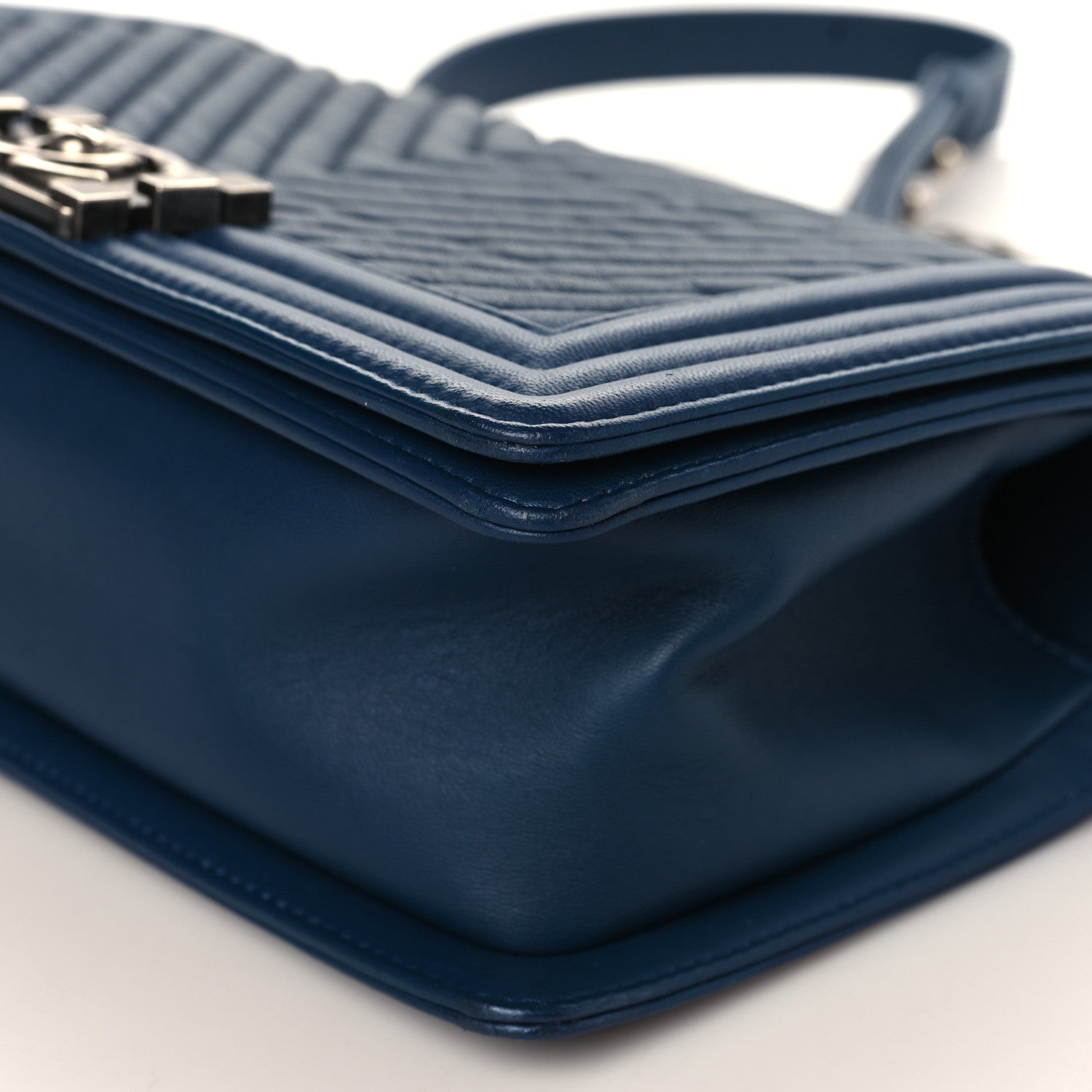 Chanel Wrinkled Lambskin Chevron Quilted Medium Boy Flap Navy 9 of 9