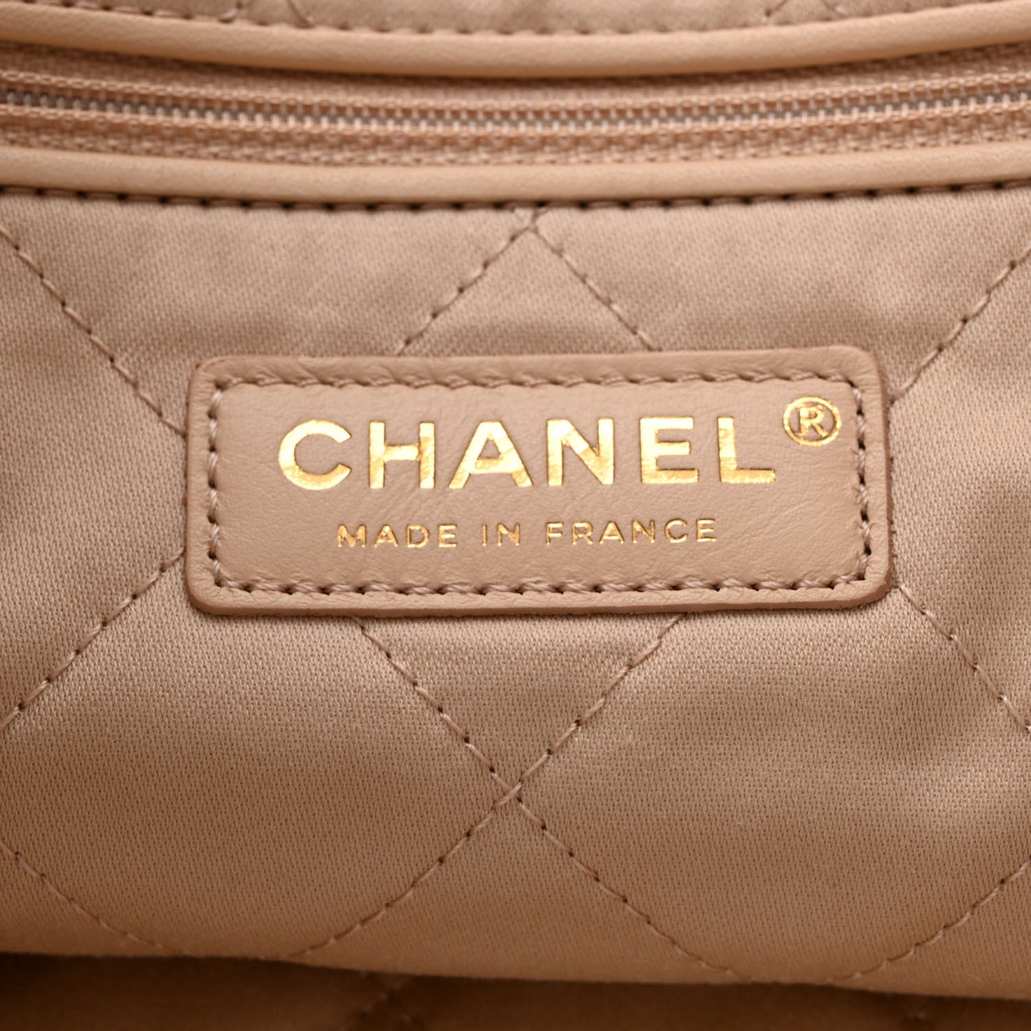 Shiny Calfskin Quilted Chanel 22 White