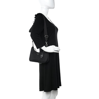 Prada Nylon Re-Edition 2005 Shoulder Bag Black 2 of 15