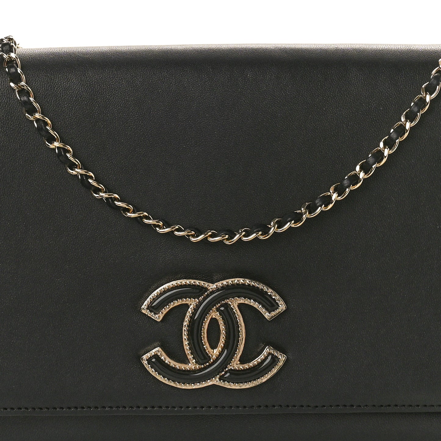 Lambskin Enamel CC Flap Clutch With Chain Black