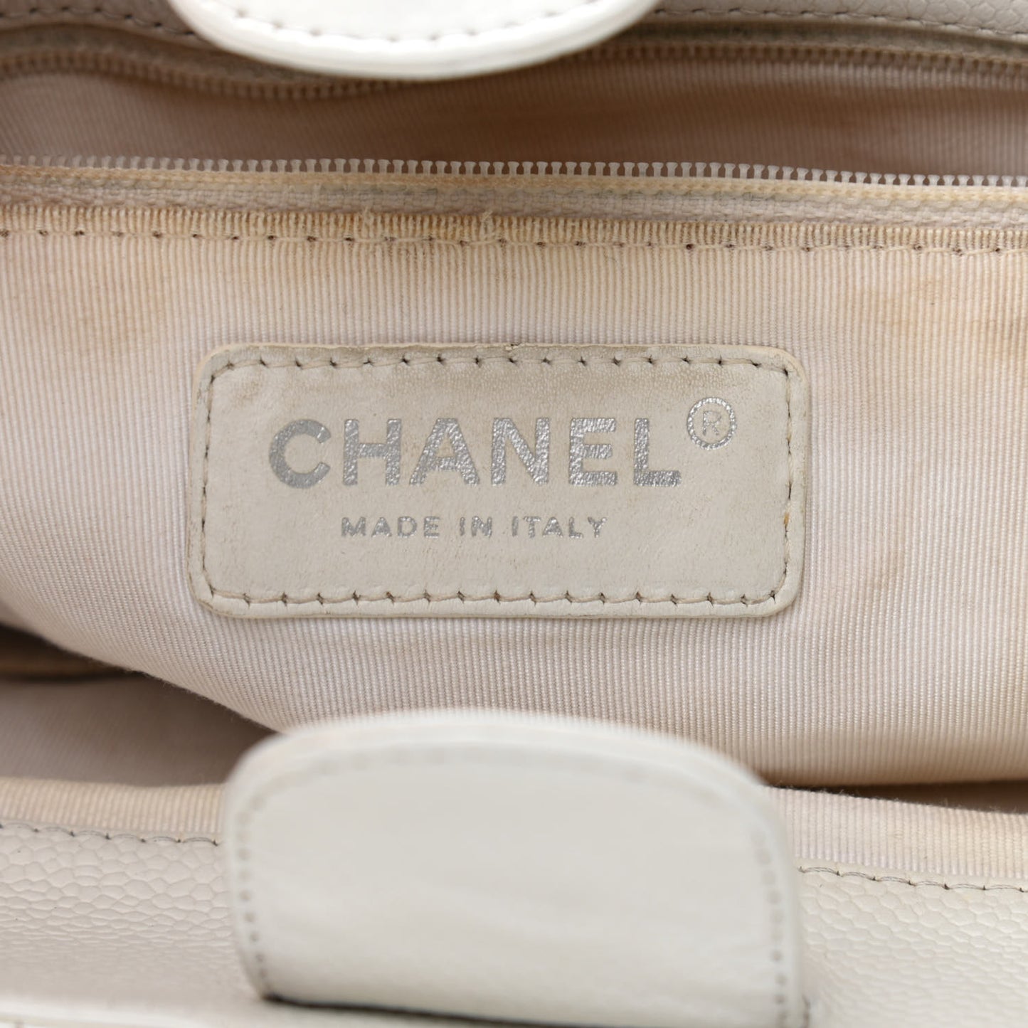 Caviar Quilted Petit Shopping Tote PST White