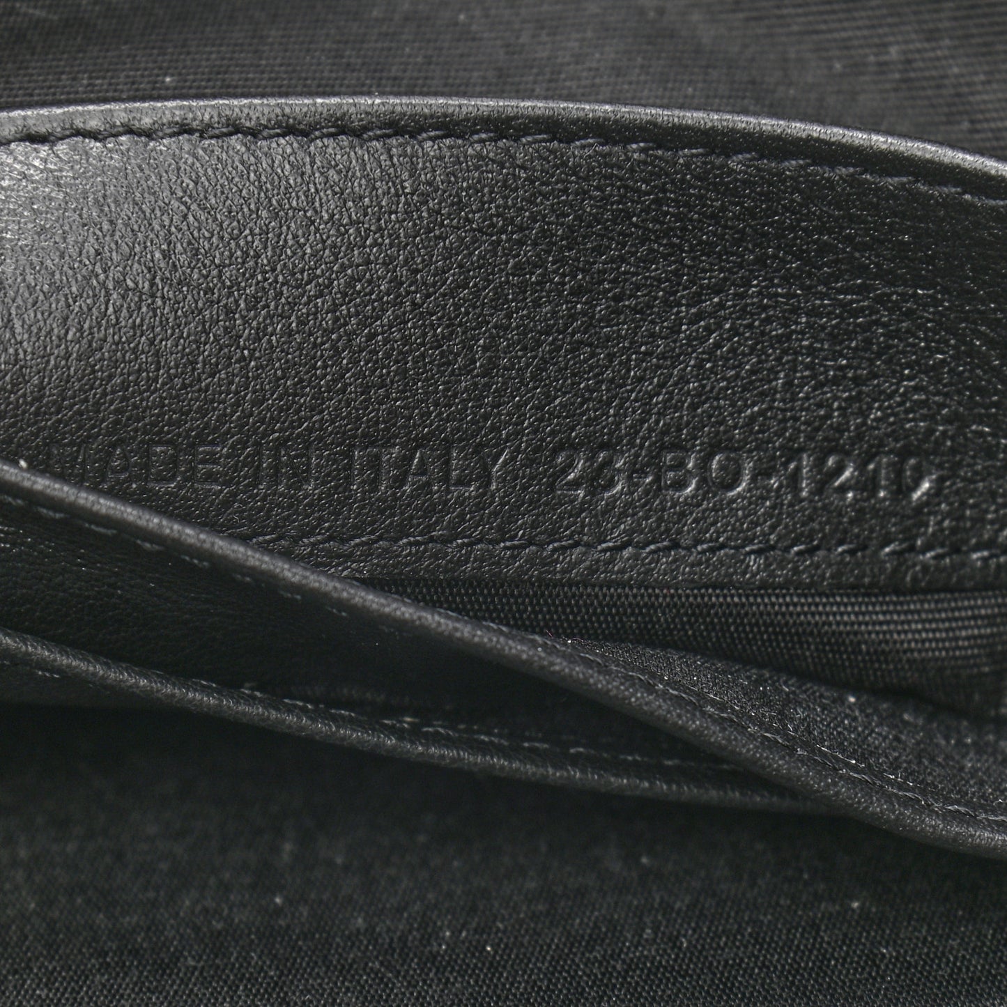 Oblique Messenger Pouch Black