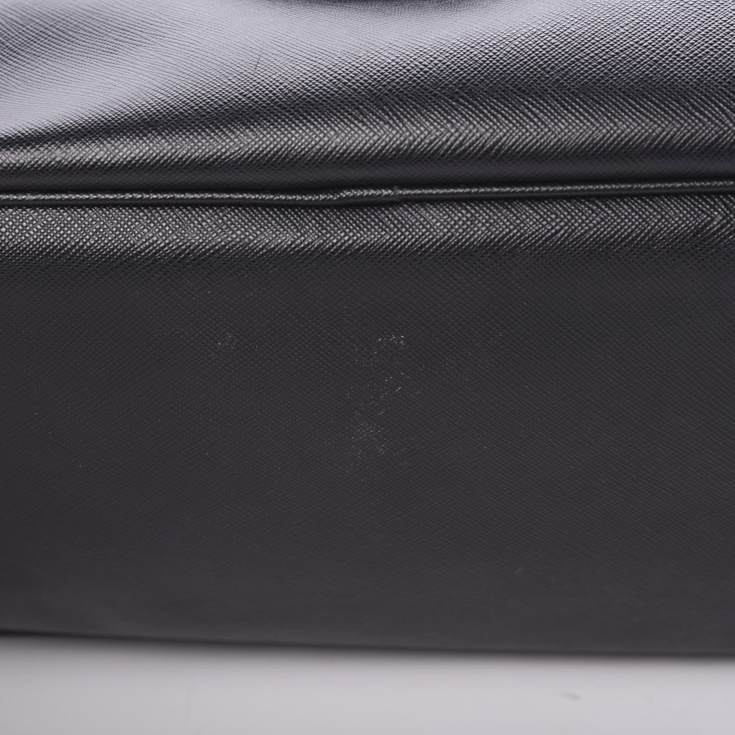 Saffiano Lux Medium Tote Black