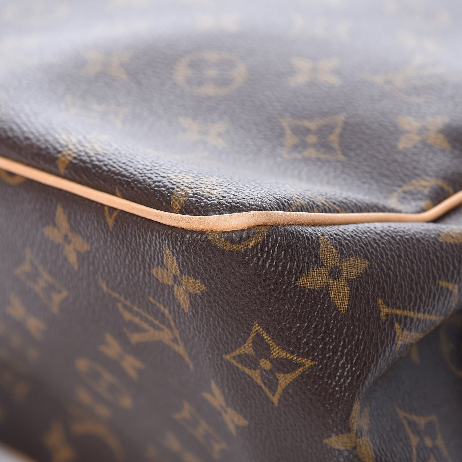 Louis Vuitton Monogram Batignolles 10 of 13