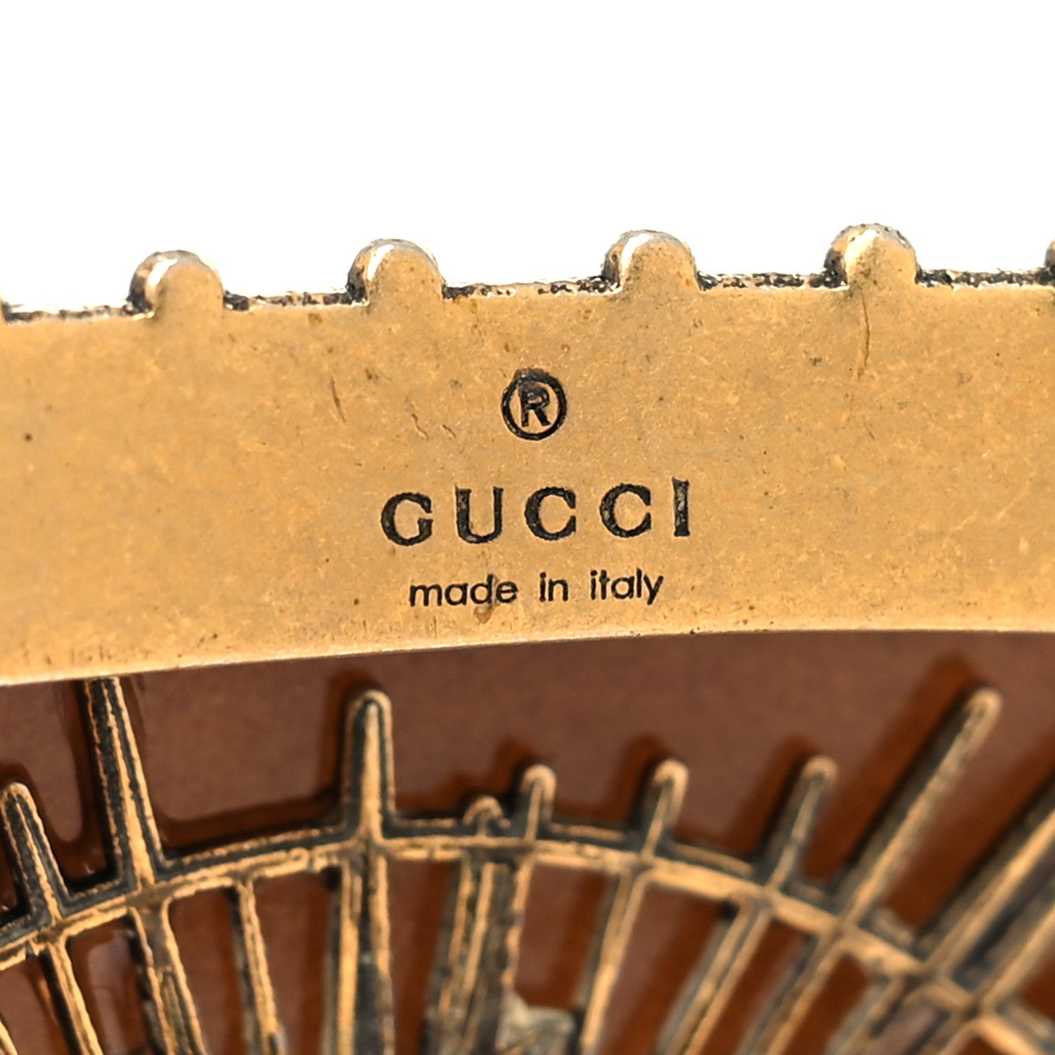 Gucci Resin Cameo Brooch 3 of 3