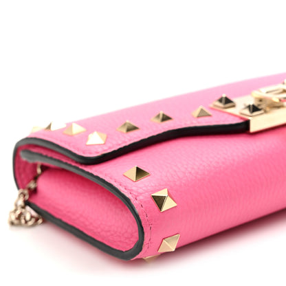 Valentino Garavani Pebbled Calfskin Rockstud Flip Lock Wallet On Chain Feminine Pink 8 of 9