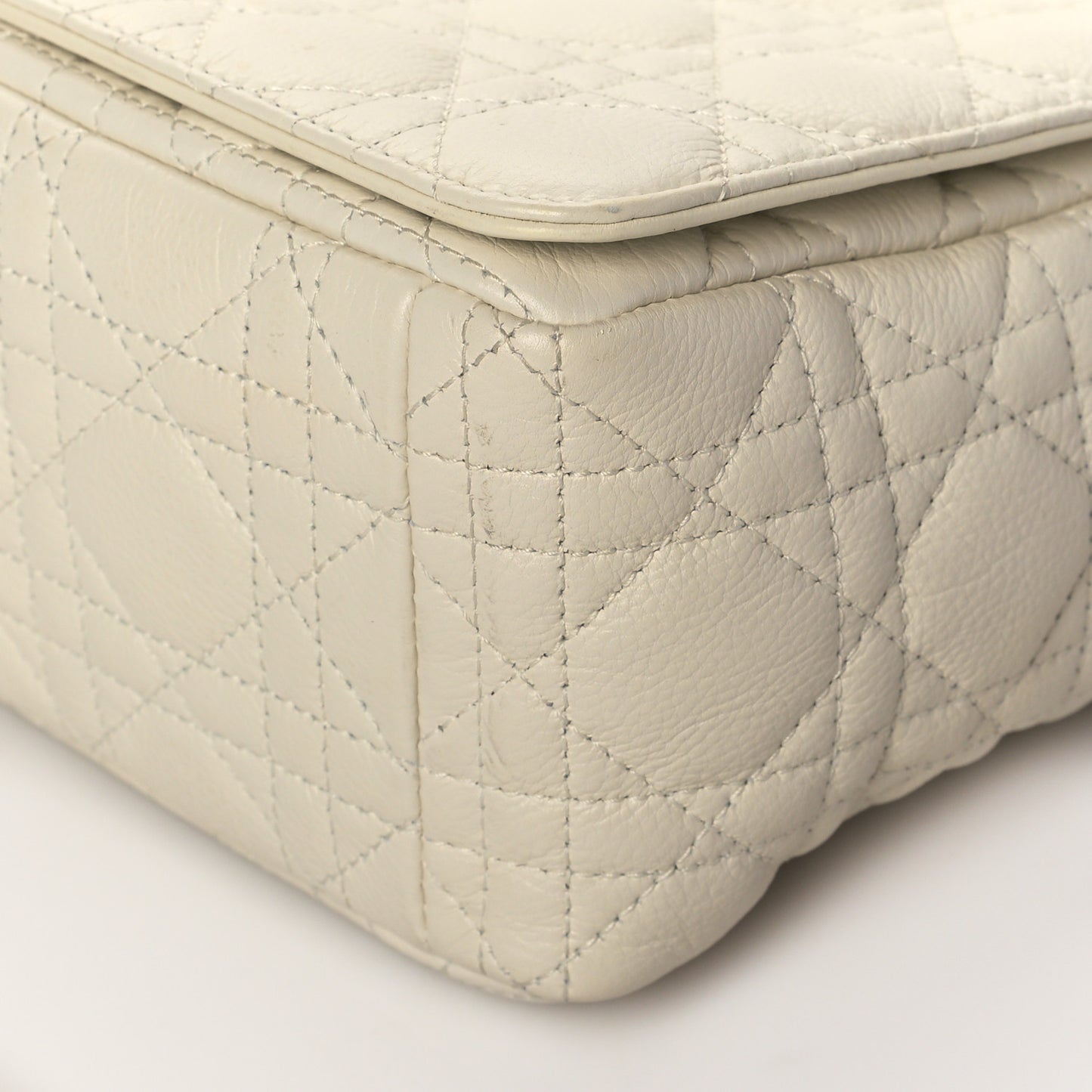 Lambskin Cannage Large Caro Bag Ivory