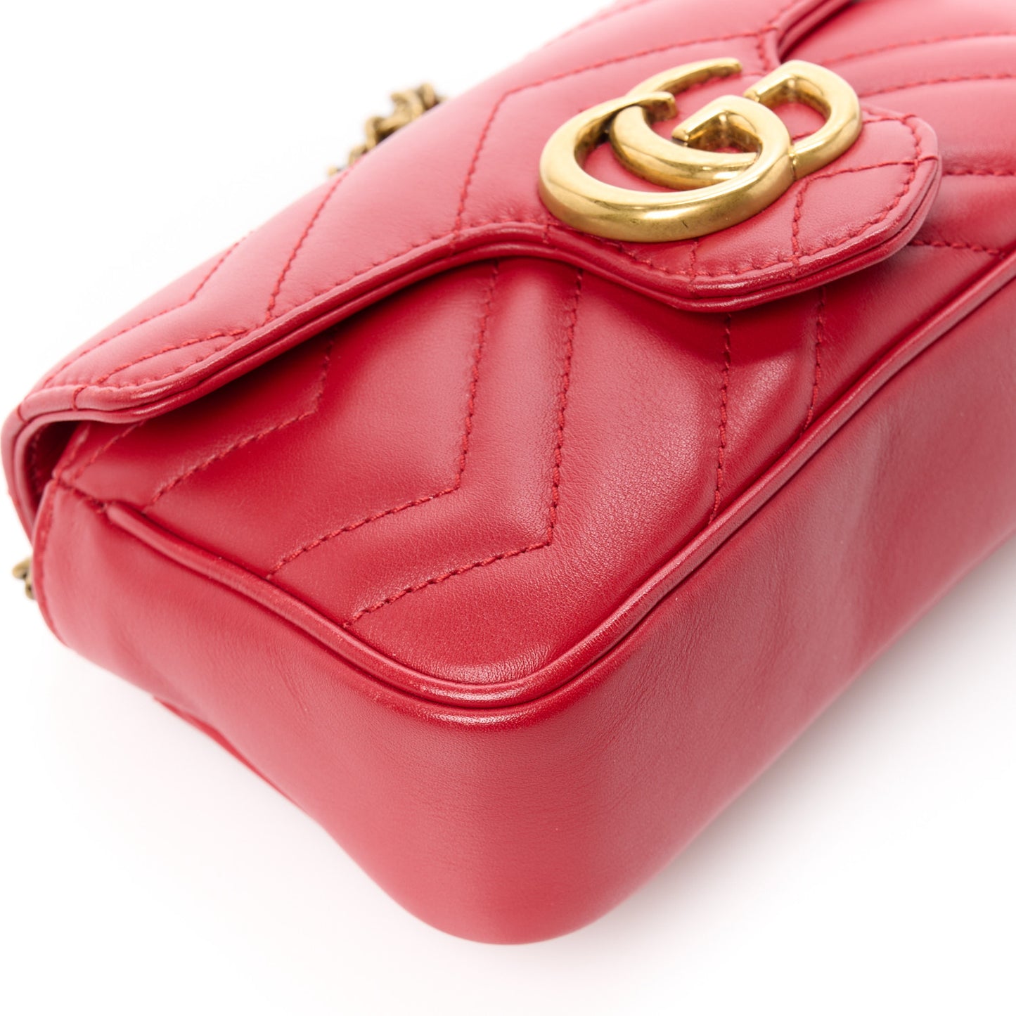 Calfskin Matelasse Super Mini GG Marmont Shoulder Bag Hibiscus Red
