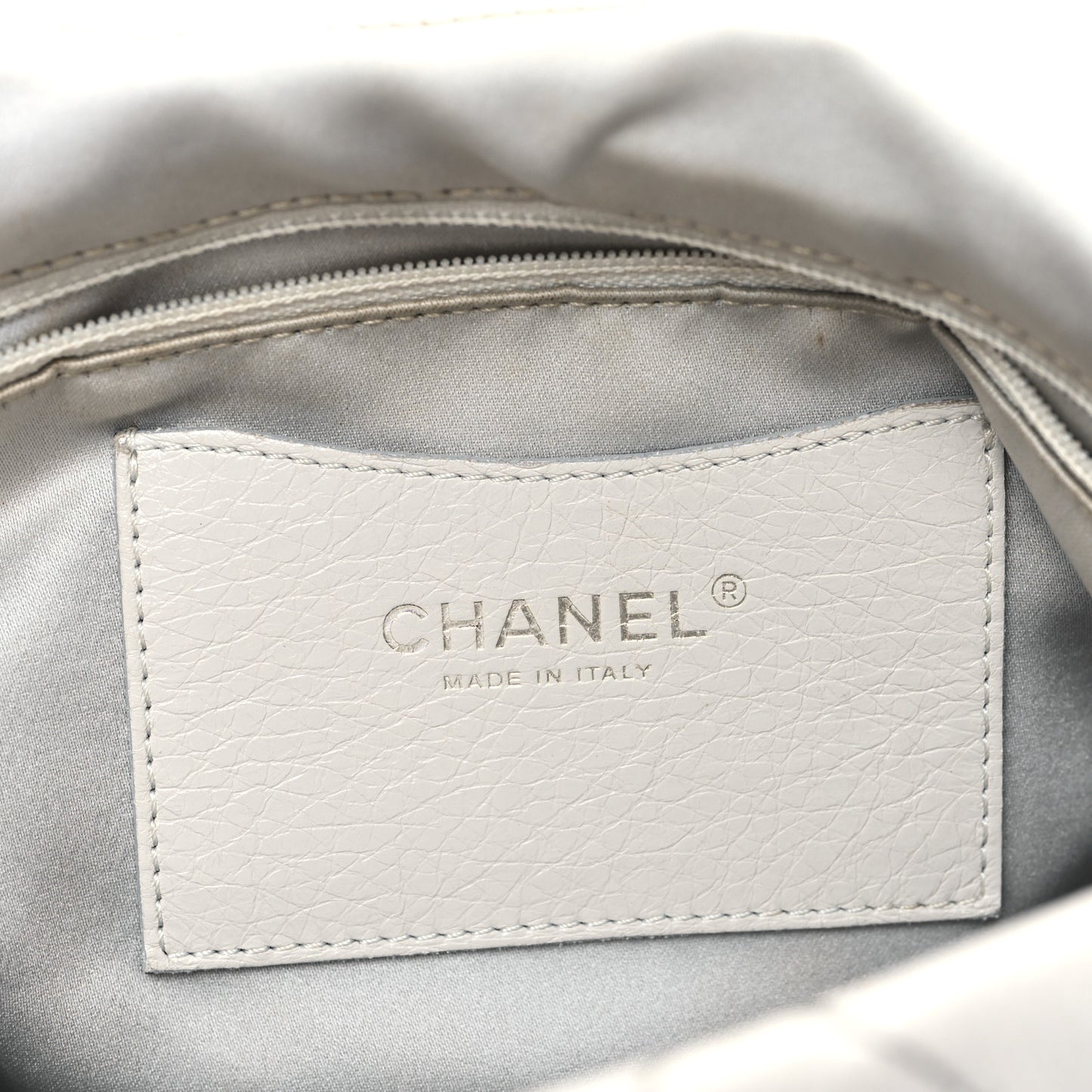 Glazed Calfskin XL On The Road Flap Light Grey
