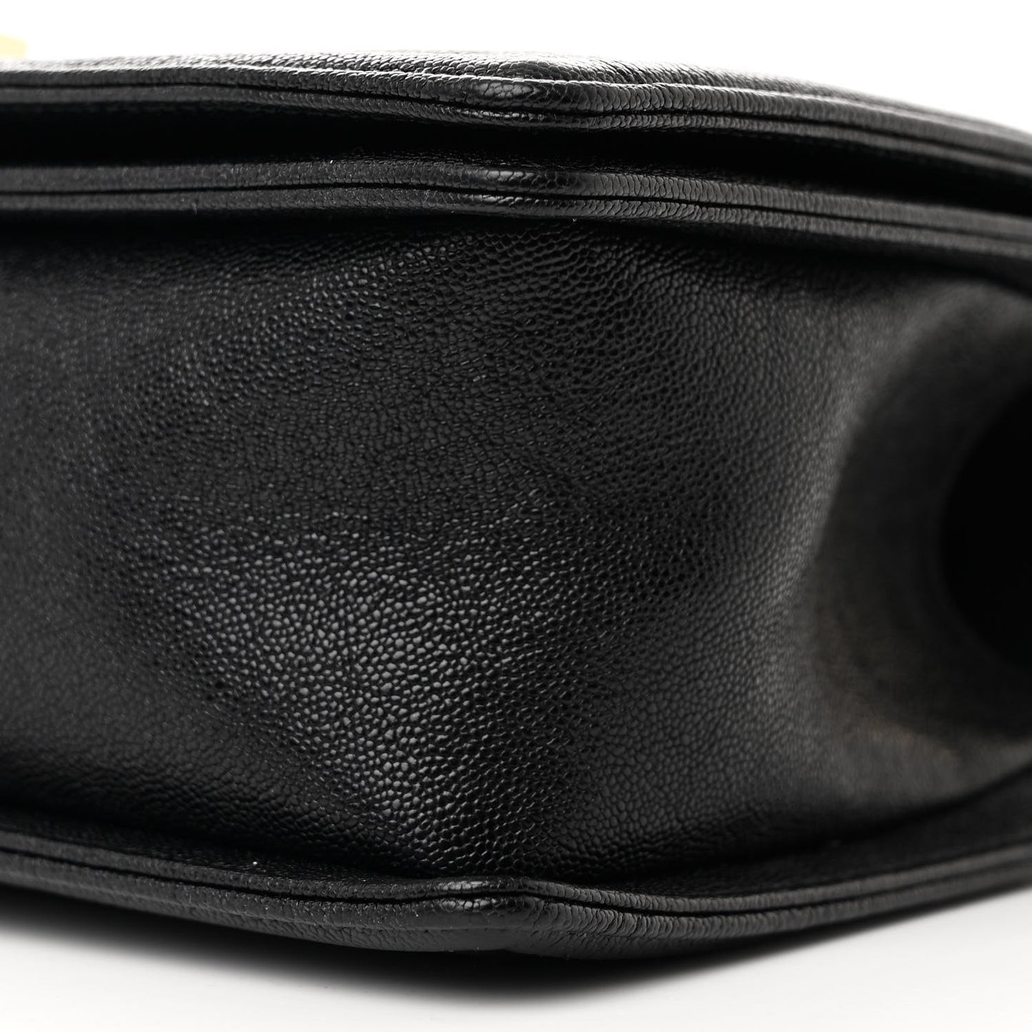 Caviar Chevron Quilted Medium Boy Flap Black