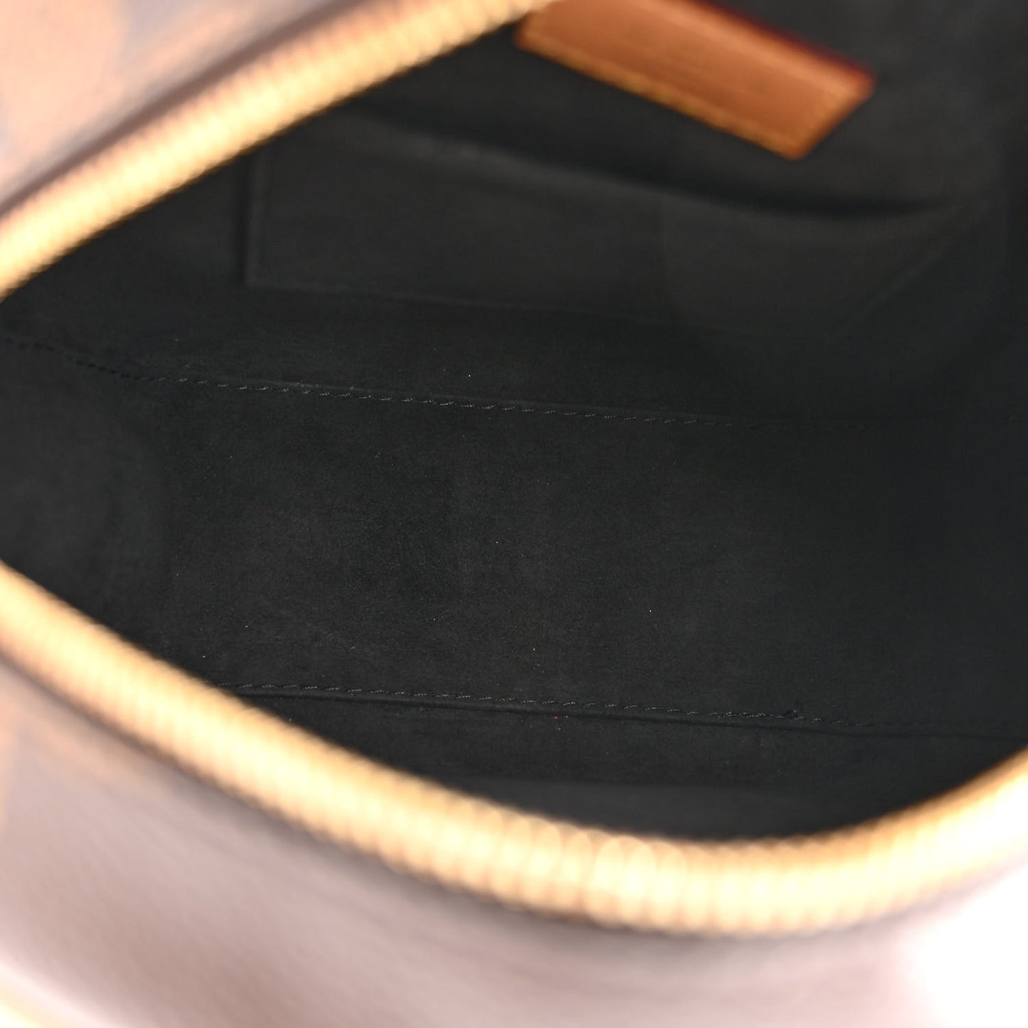 Reverse Monogram Giant Boite Chapeau Souple