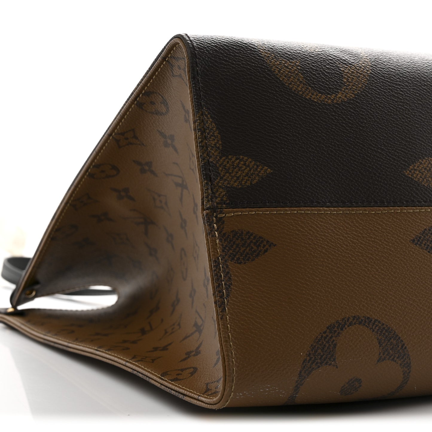 Reverse Monogram Giant Onthego GM