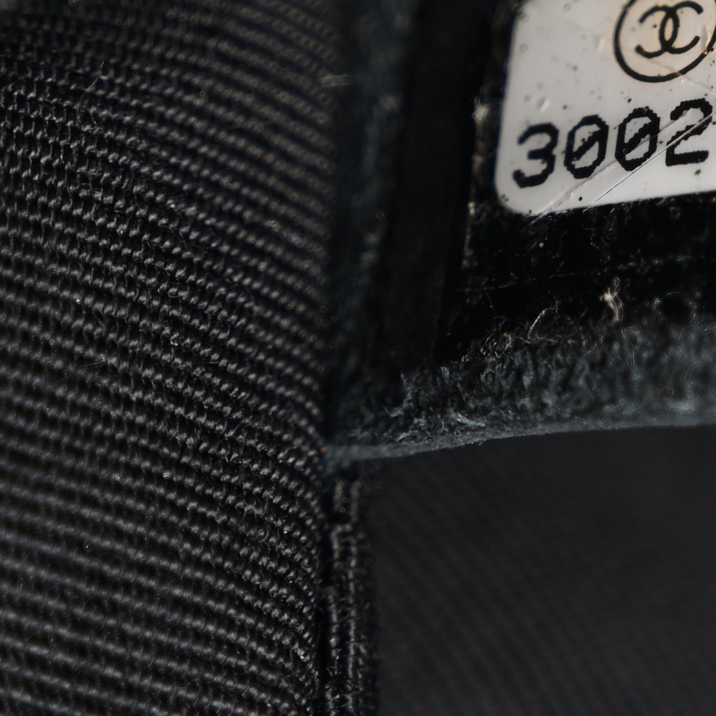 Caviar Quilted Medium Boy Flap Black