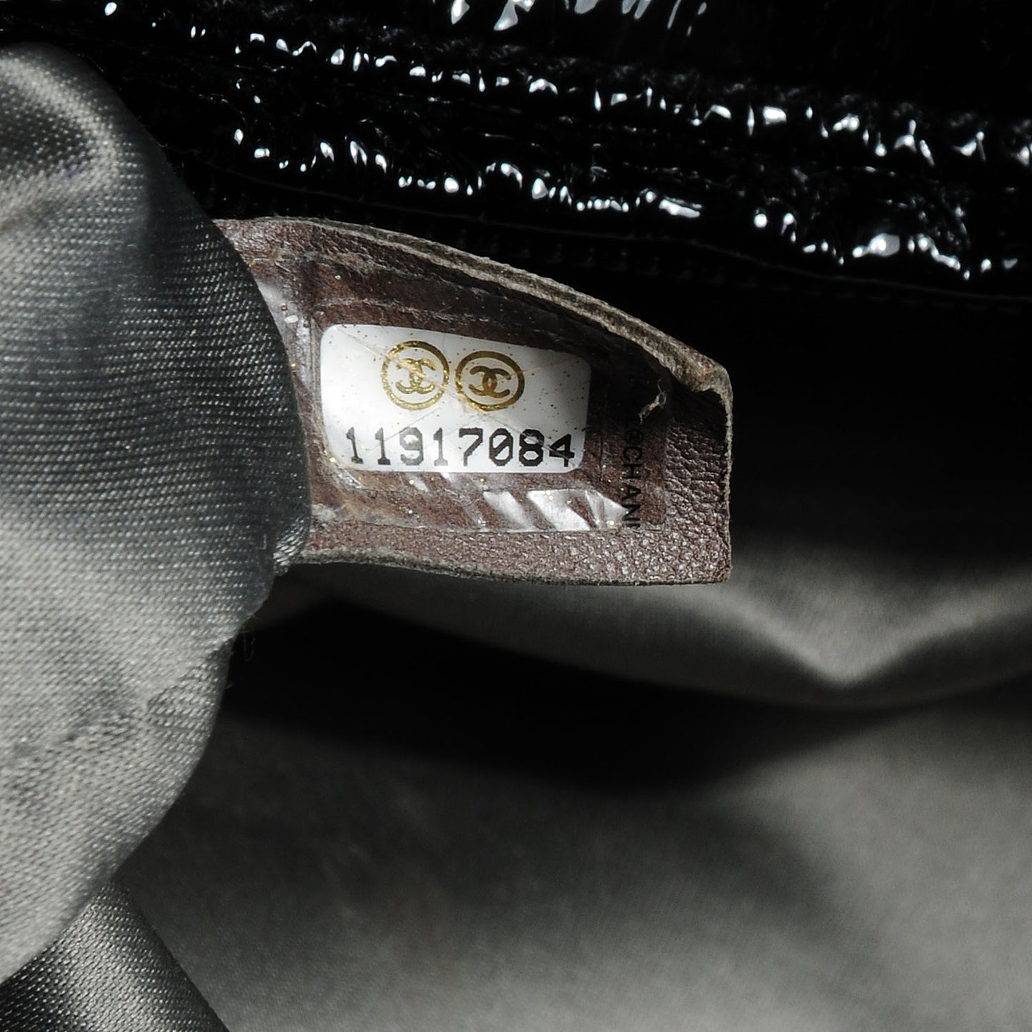 Patent Luxe Ligne Large Bowler Black